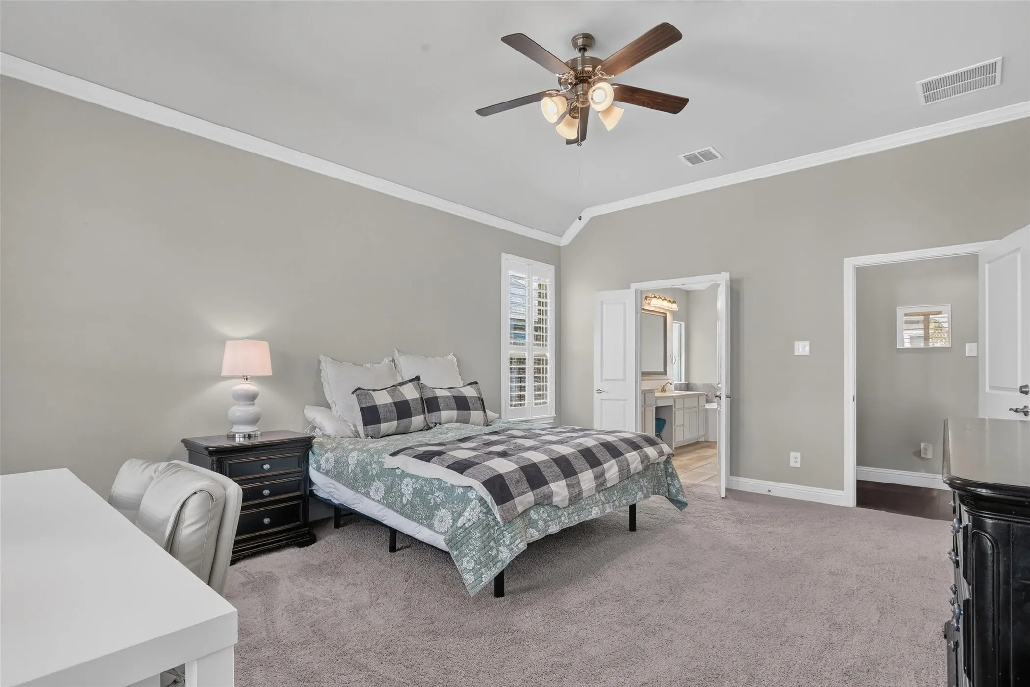 Single Family Residence For Sale in Johnson County , 1070 Mickelson Drive, Granbury, Texas 76048, 3 Bedroom, 2 Bathroom, 2 Garage spaces, 2,313 Sqft, built in 2022, mls#21391838, Real Estate Agent in Granbury, Homes For Sale in Johnson county, Homes For Sale in Granbury, Realtor in Granbury Texas, Real Estate Brokerage Independent Realty Texas, Luminita Cordes Realtor