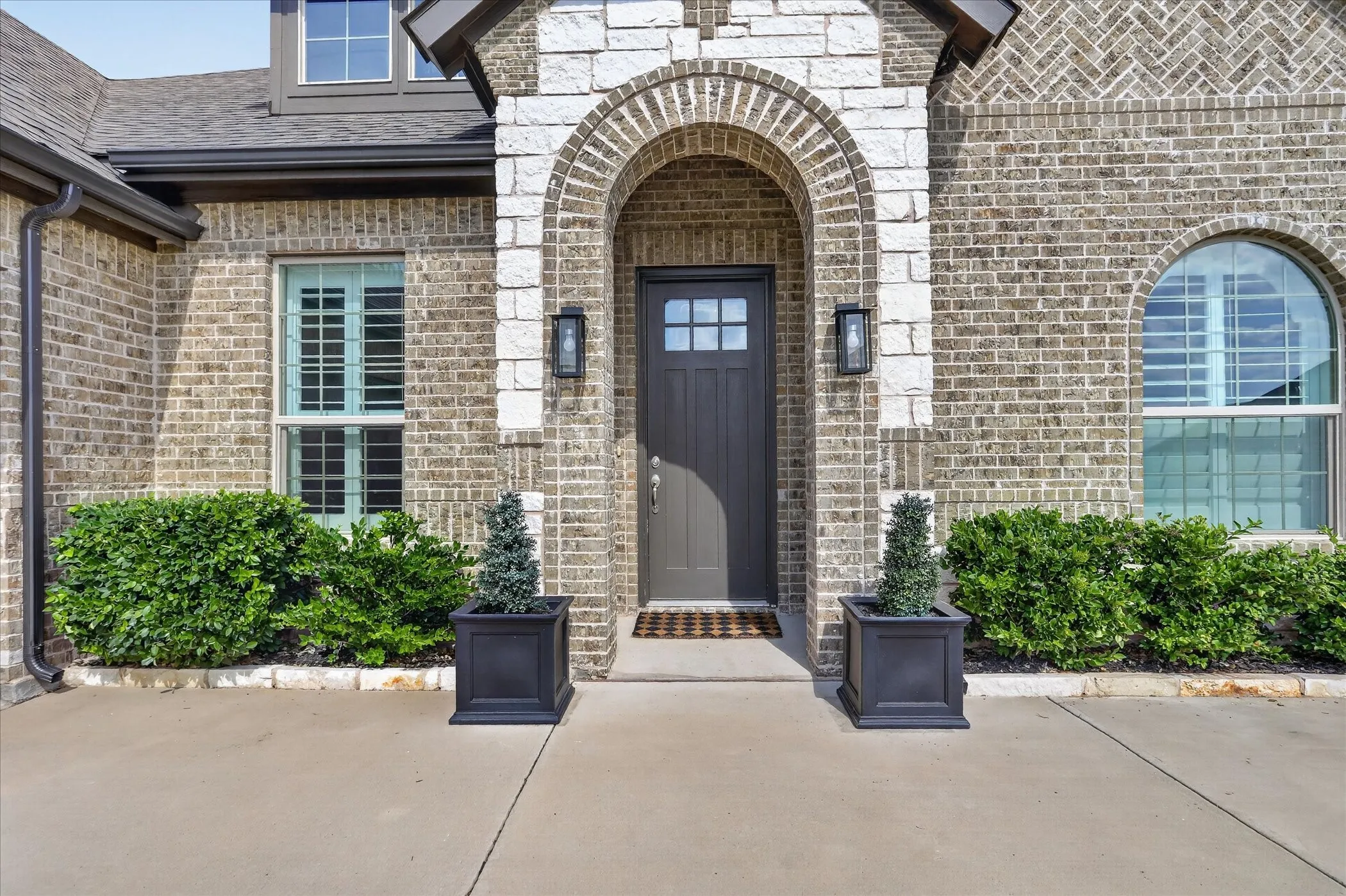 Single Family Residence For Sale in Johnson County , 1070 Mickelson Drive, Granbury, Texas 76048, 3 Bedroom, 2 Bathroom, 2 Garage spaces, 2,313 Sqft, built in 2022, mls#21391838, Real Estate Agent in Granbury, Homes For Sale in Johnson county, Homes For Sale in Granbury, Realtor in Granbury Texas, Real Estate Brokerage Independent Realty Texas, Luminita Cordes Realtor