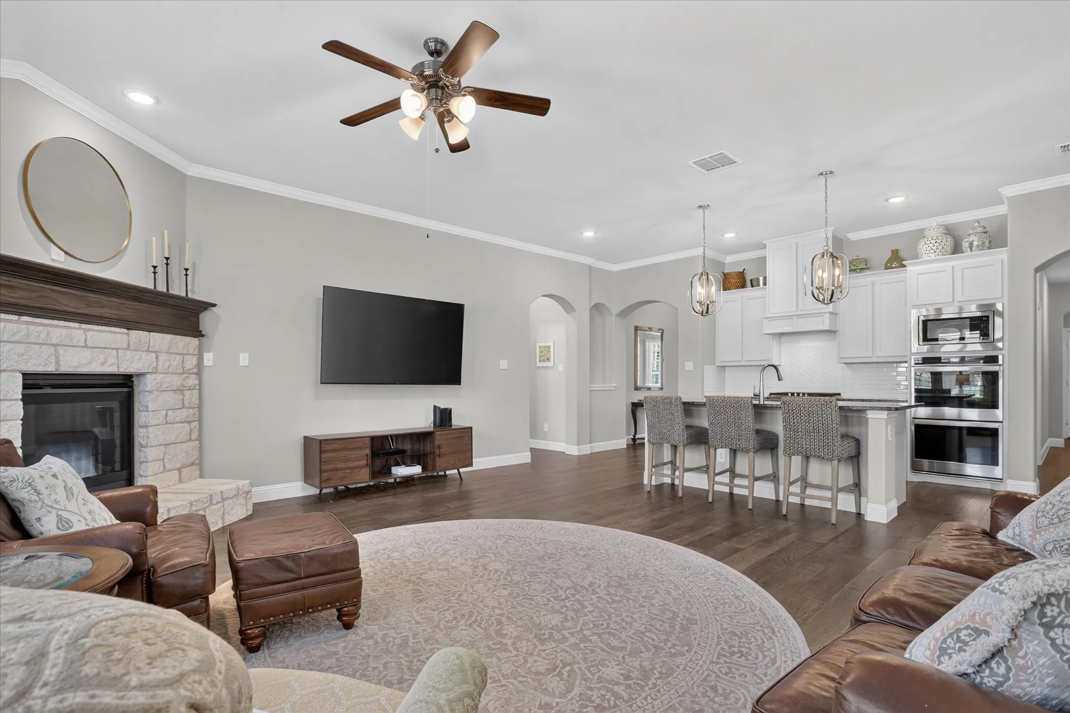 Single Family Residence For Sale in Johnson County , 1070 Mickelson Drive, Granbury, Texas 76048, 3 Bedroom, 2 Bathroom, 2 Garage spaces, 2,313 Sqft, built in 2022, mls#21391838, Real Estate Agent in Granbury, Homes For Sale in Johnson county, Homes For Sale in Granbury, Realtor in Granbury Texas, Real Estate Brokerage Independent Realty Texas, Luminita Cordes Realtor