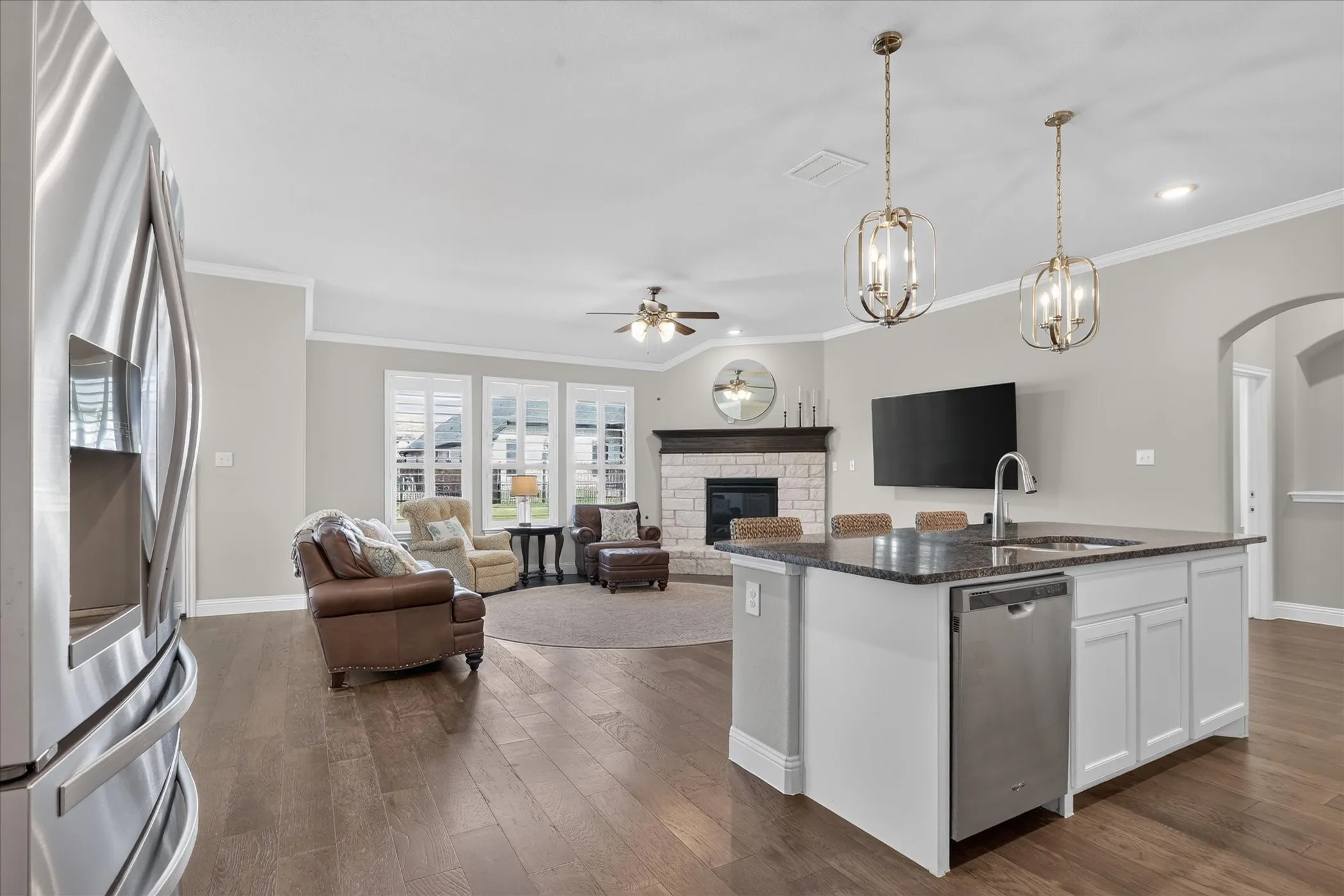 Single Family Residence For Sale in Johnson County , 1070 Mickelson Drive, Granbury, Texas 76048, 3 Bedroom, 2 Bathroom, 2 Garage spaces, 2,313 Sqft, built in 2022, mls#21391838, Real Estate Agent in Granbury, Homes For Sale in Johnson county, Homes For Sale in Granbury, Realtor in Granbury Texas, Real Estate Brokerage Independent Realty Texas, Luminita Cordes Realtor