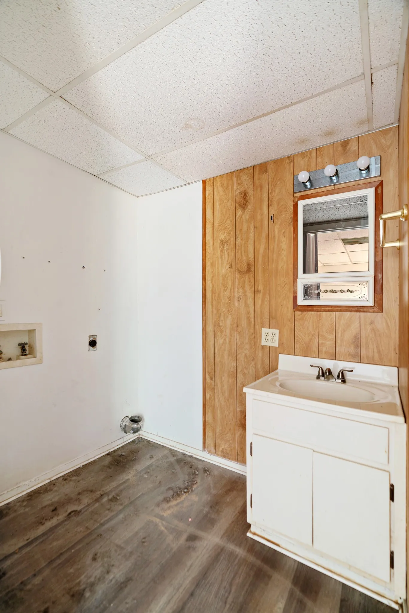 Laundry area in one of the ensuite bathrooms