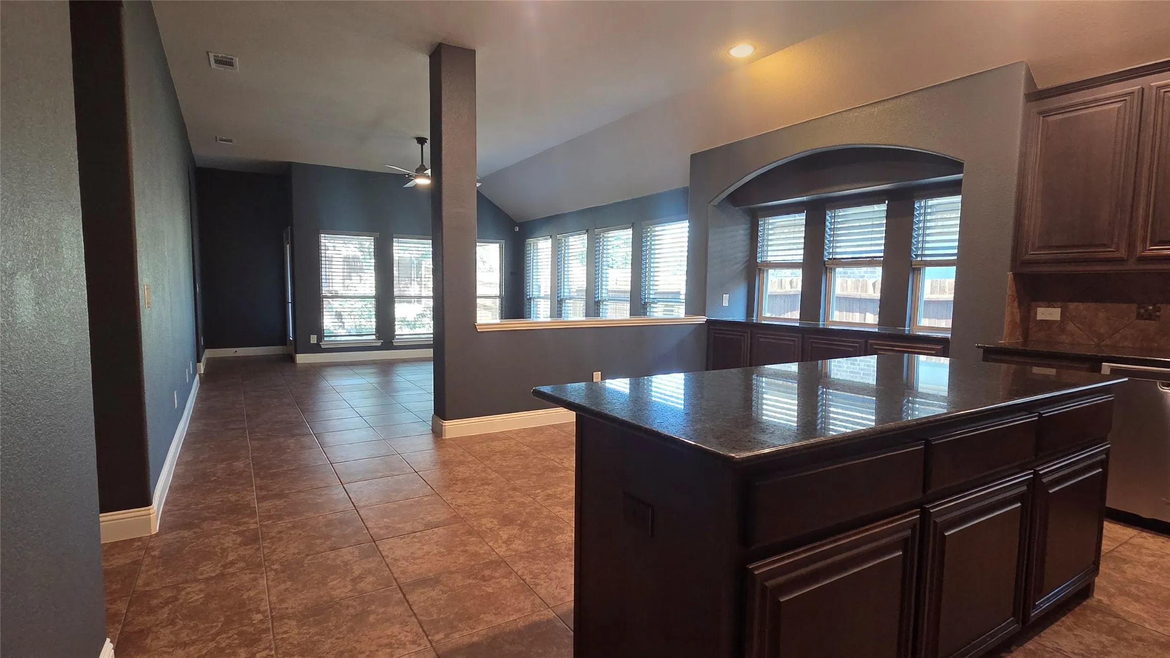 Single Family Residence For Rent in Collin County , 525 Bamborough Drive, Anna, Texas 75409, 4 Bedroom, 2 Bathroom, 2 Garage spaces, 2,045 Sqft, built in 2016, mls#21393728, Real Estate Agent in Anna, Homes For Rent in Collin county, Homes For Rent in Anna, Realtor in Anna Texas, Real Estate Brokerage Independent Realty Texas, Luminita Cordes Realtor