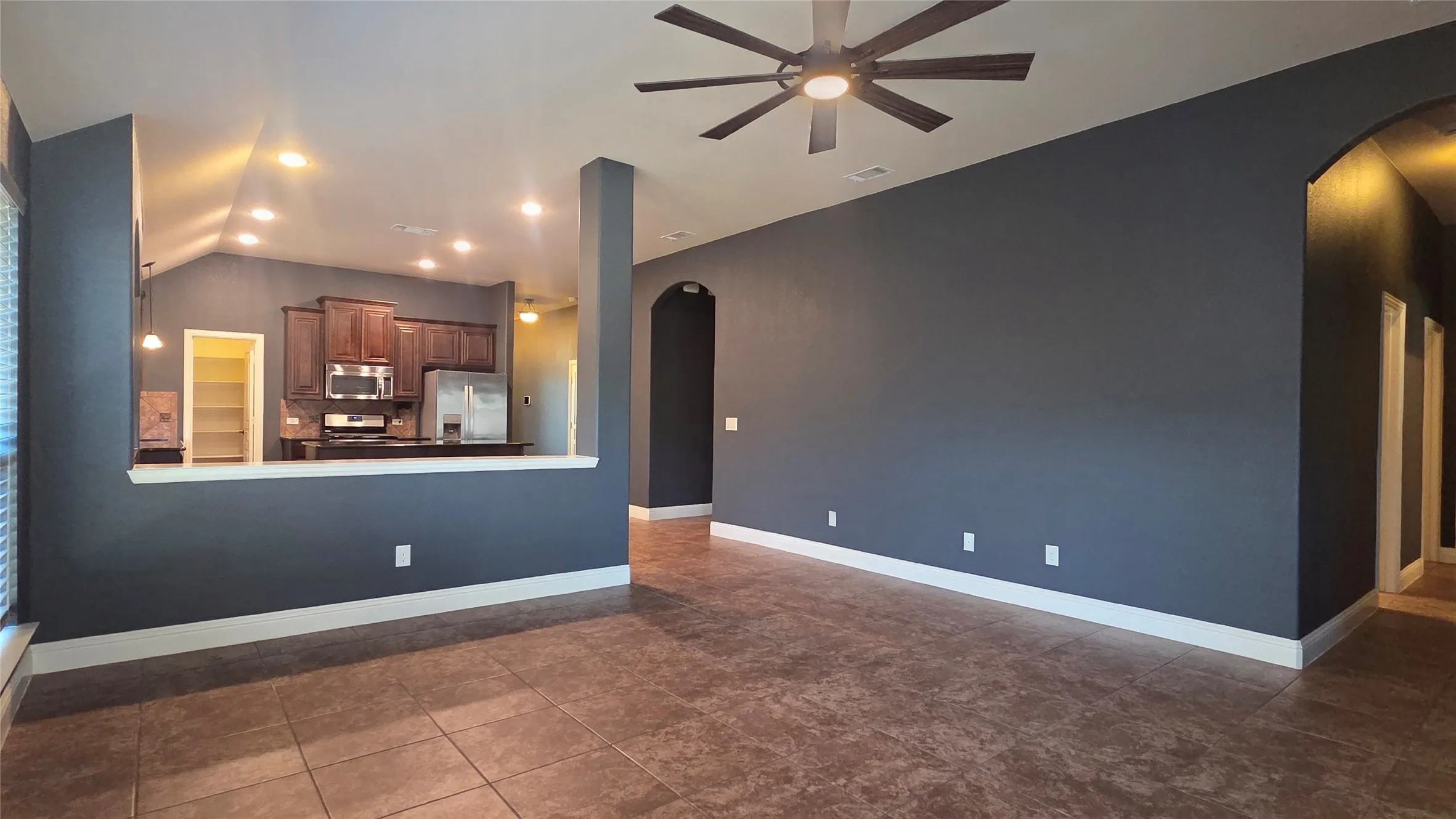 Single Family Residence For Rent in Collin County , 525 Bamborough Drive, Anna, Texas 75409, 4 Bedroom, 2 Bathroom, 2 Garage spaces, 2,045 Sqft, built in 2016, mls#21393728, Real Estate Agent in Anna, Homes For Rent in Collin county, Homes For Rent in Anna, Realtor in Anna Texas, Real Estate Brokerage Independent Realty Texas, Luminita Cordes Realtor