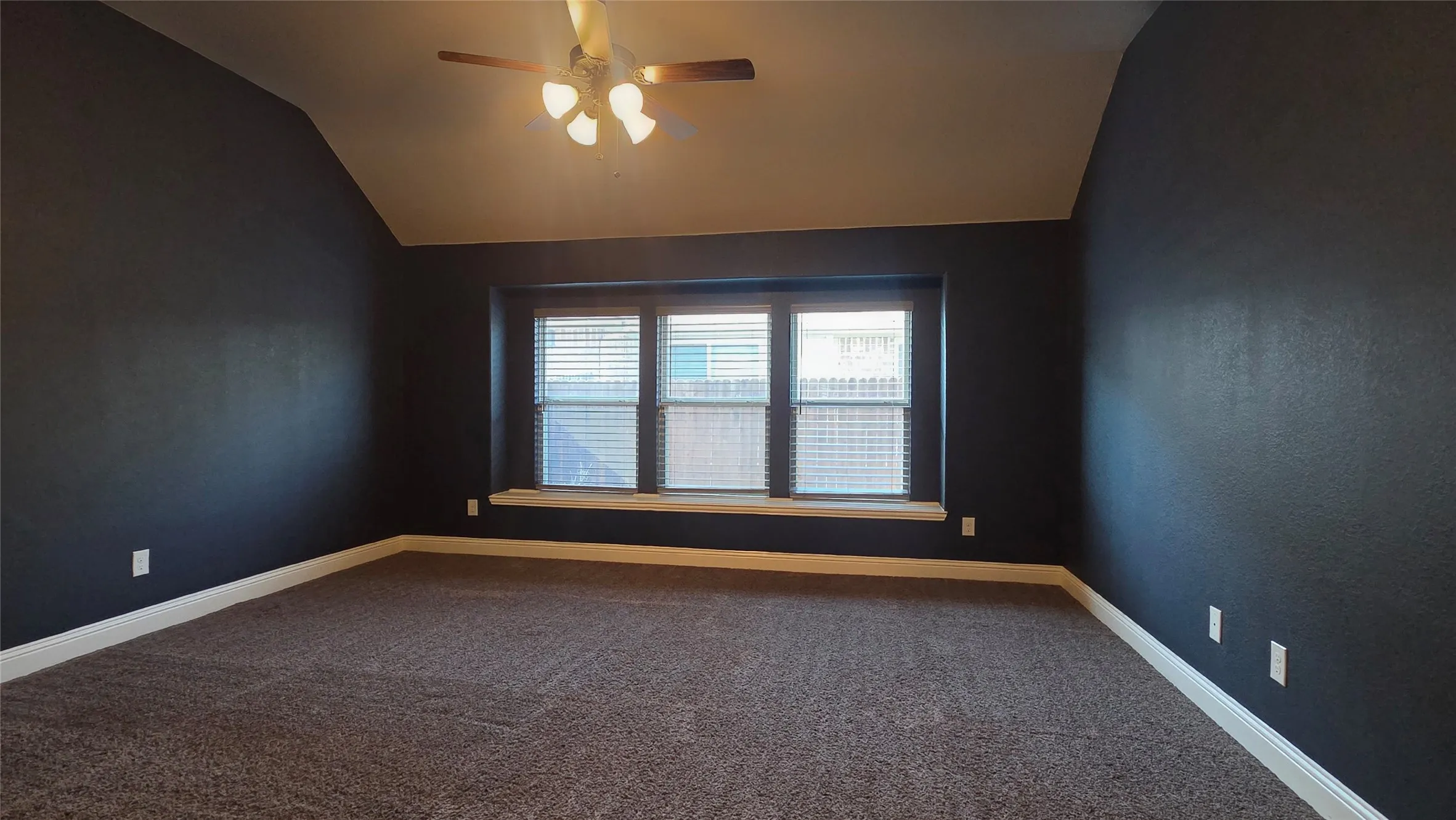 Single Family Residence For Rent in Collin County , 525 Bamborough Drive, Anna, Texas 75409, 4 Bedroom, 2 Bathroom, 2 Garage spaces, 2,045 Sqft, built in 2016, mls#21393728, Real Estate Agent in Anna, Homes For Rent in Collin county, Homes For Rent in Anna, Realtor in Anna Texas, Real Estate Brokerage Independent Realty Texas, Luminita Cordes Realtor