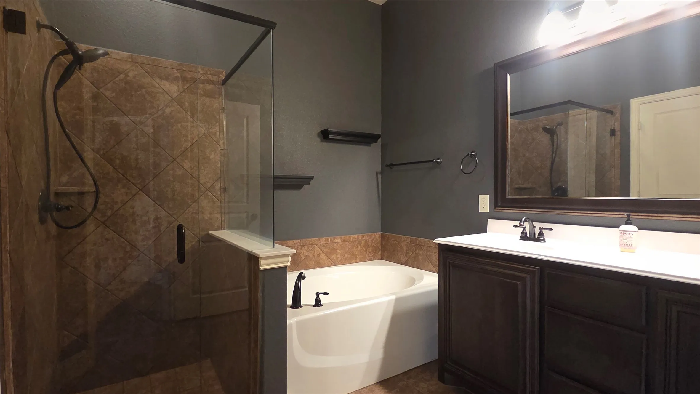 Single Family Residence For Rent in Collin County , 525 Bamborough Drive, Anna, Texas 75409, 4 Bedroom, 2 Bathroom, 2 Garage spaces, 2,045 Sqft, built in 2016, mls#21393728, Real Estate Agent in Anna, Homes For Rent in Collin county, Homes For Rent in Anna, Realtor in Anna Texas, Real Estate Brokerage Independent Realty Texas, Luminita Cordes Realtor