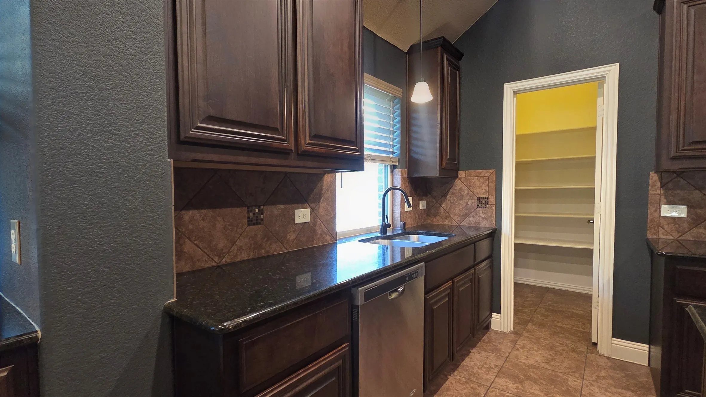 Single Family Residence For Rent in Collin County , 525 Bamborough Drive, Anna, Texas 75409, 4 Bedroom, 2 Bathroom, 2 Garage spaces, 2,045 Sqft, built in 2016, mls#21393728, Real Estate Agent in Anna, Homes For Rent in Collin county, Homes For Rent in Anna, Realtor in Anna Texas, Real Estate Brokerage Independent Realty Texas, Luminita Cordes Realtor