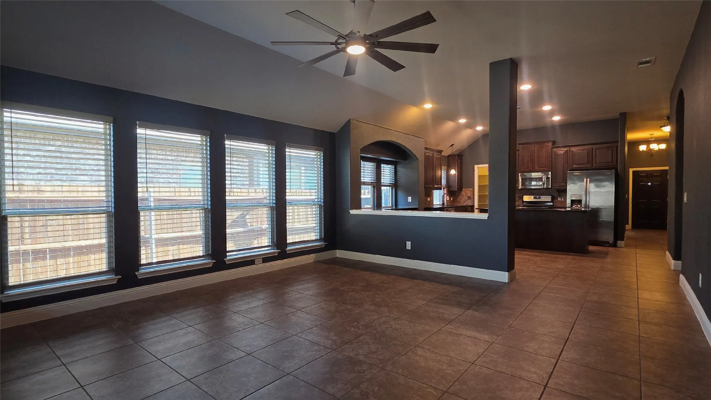 Single Family Residence For Rent in Collin County , 525 Bamborough Drive, Anna, Texas 75409, 4 Bedroom, 2 Bathroom, 2 Garage spaces, 2,045 Sqft, built in 2016, mls#21393728, Real Estate Agent in Anna, Homes For Rent in Collin county, Homes For Rent in Anna, Realtor in Anna Texas, Real Estate Brokerage Independent Realty Texas, Luminita Cordes Realtor