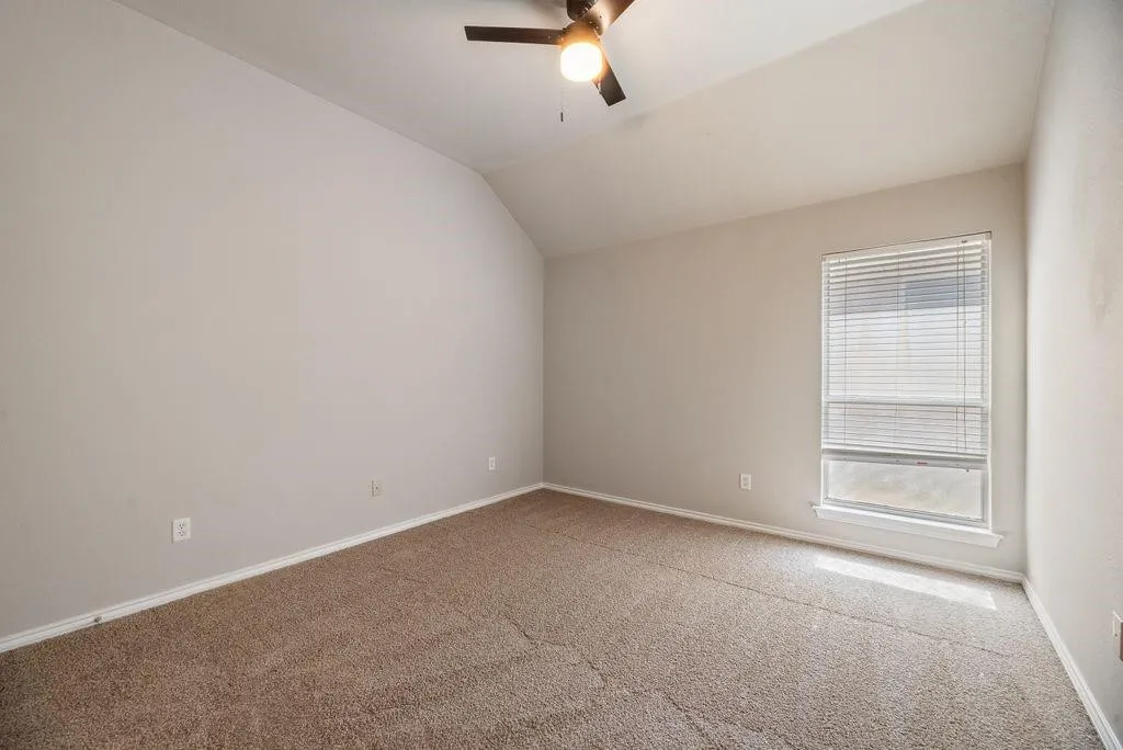 Single Family Residence For Rent in Tarrant County , 4736 Emerald Trace Way, Fort Worth, Texas 76244, 4 Bedroom, 2 Bathroom, 2 Garage spaces, 2,416 Sqft, built in 2001, mls#21392716, Real Estate Agent in Fort Worth, Homes For Rent in Tarrant county, Homes For Rent in Fort Worth, Realtor in Fort Worth Texas, Real Estate Brokerage Independent Realty Texas, Luminita Cordes Realtor