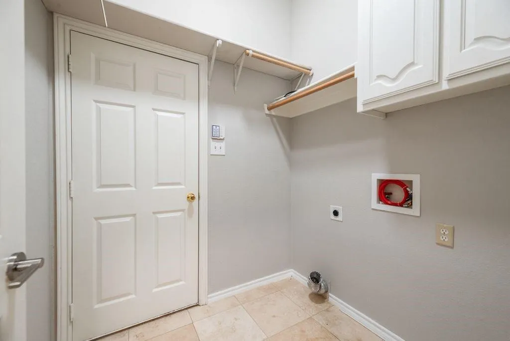 Single Family Residence For Rent in Tarrant County , 4736 Emerald Trace Way, Fort Worth, Texas 76244, 4 Bedroom, 2 Bathroom, 2 Garage spaces, 2,416 Sqft, built in 2001, mls#21392716, Real Estate Agent in Fort Worth, Homes For Rent in Tarrant county, Homes For Rent in Fort Worth, Realtor in Fort Worth Texas, Real Estate Brokerage Independent Realty Texas, Luminita Cordes Realtor