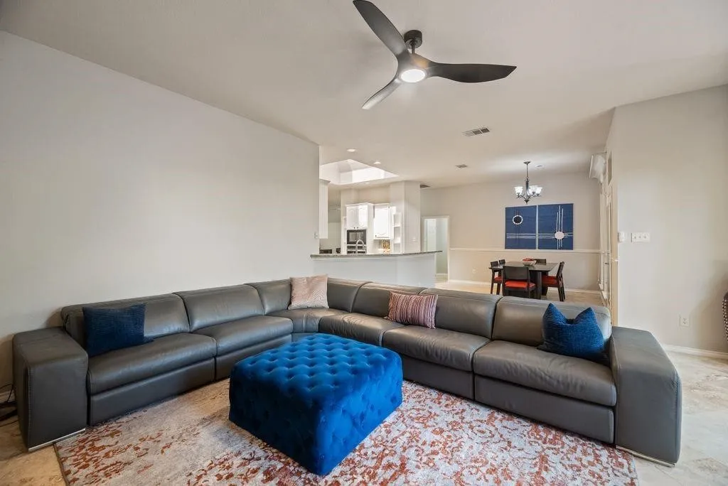 Single Family Residence For Rent in Tarrant County , 4736 Emerald Trace Way, Fort Worth, Texas 76244, 4 Bedroom, 2 Bathroom, 2 Garage spaces, 2,416 Sqft, built in 2001, mls#21392716, Real Estate Agent in Fort Worth, Homes For Rent in Tarrant county, Homes For Rent in Fort Worth, Realtor in Fort Worth Texas, Real Estate Brokerage Independent Realty Texas, Luminita Cordes Realtor