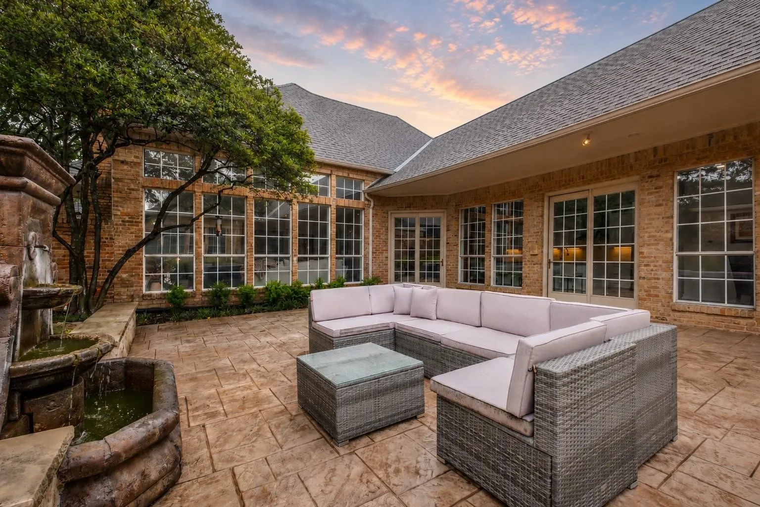 Single Family Residence For Sale in Dallas County , 7 Carmarthen Court, Dallas, Texas 75225, 4 Bedroom, 4 Bathroom, 2 Garage spaces, 4,469 Sqft, built in 1985, mls#21382669, Real Estate Agent in Dallas, Homes For Sale in Dallas county, Homes For Sale in Dallas, Realtor in Dallas Texas, Real Estate Brokerage Independent Realty Texas, Luminita Cordes Realtor