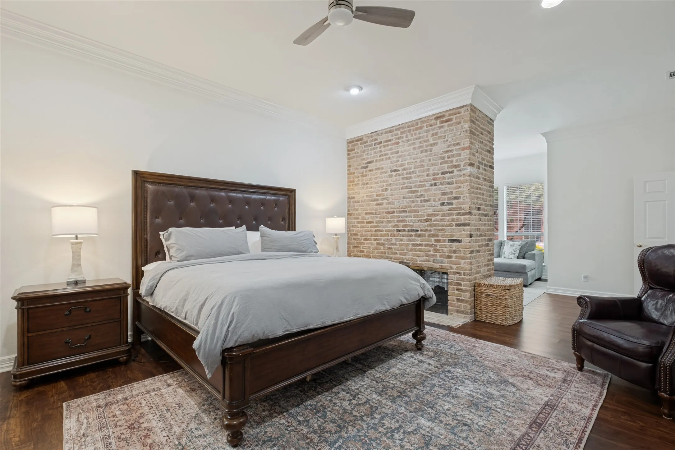 Single Family Residence For Sale in Dallas County , 7 Carmarthen Court, Dallas, Texas 75225, 4 Bedroom, 4 Bathroom, 2 Garage spaces, 4,469 Sqft, built in 1985, mls#21382669, Real Estate Agent in Dallas, Homes For Sale in Dallas county, Homes For Sale in Dallas, Realtor in Dallas Texas, Real Estate Brokerage Independent Realty Texas, Luminita Cordes Realtor