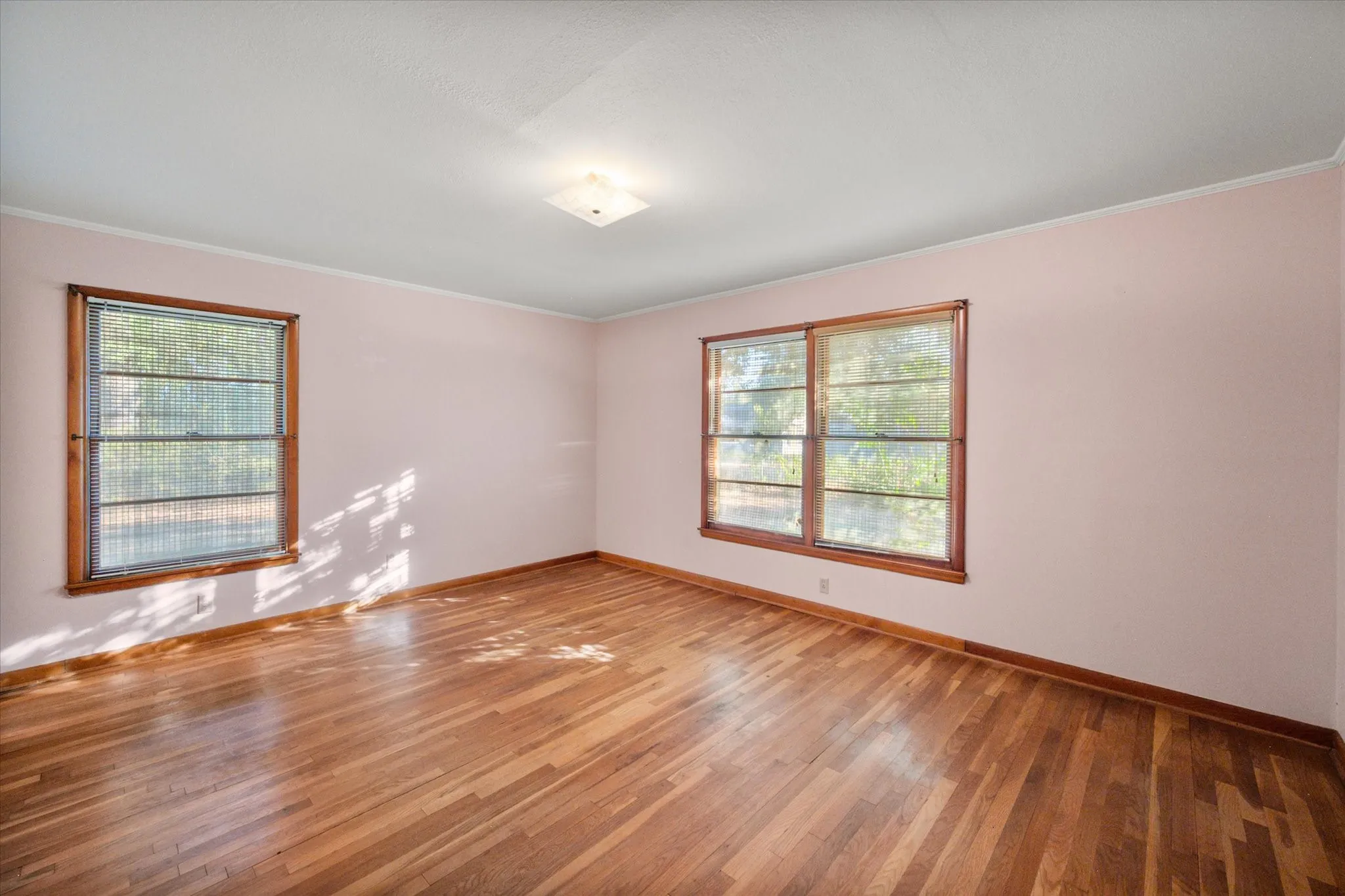 Single Family Residence For Sale in Navarro County , 1412 Oaklawn Drive, Corsicana, Texas 75110, 3 Bedroom, 2 Bathroom, Garage spaces, 1,821 Sqft, built in 1956, mls#21390839, Real Estate Agent in Corsicana, Homes For Sale in Navarro county, Homes For Sale in Corsicana, Realtor in Corsicana Texas, Real Estate Brokerage Independent Realty Texas, Luminita Cordes Realtor