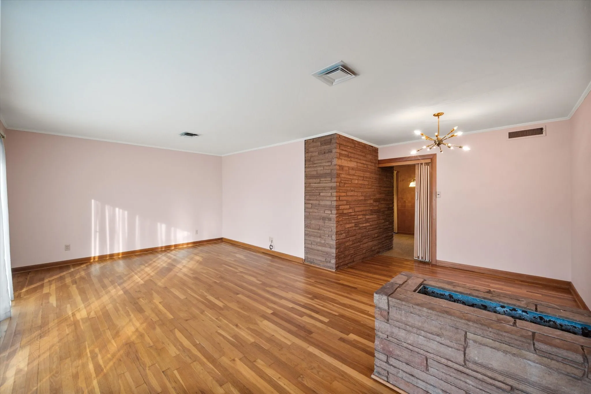 Single Family Residence For Sale in Navarro County , 1412 Oaklawn Drive, Corsicana, Texas 75110, 3 Bedroom, 2 Bathroom, Garage spaces, 1,821 Sqft, built in 1956, mls#21390839, Real Estate Agent in Corsicana, Homes For Sale in Navarro county, Homes For Sale in Corsicana, Realtor in Corsicana Texas, Real Estate Brokerage Independent Realty Texas, Luminita Cordes Realtor