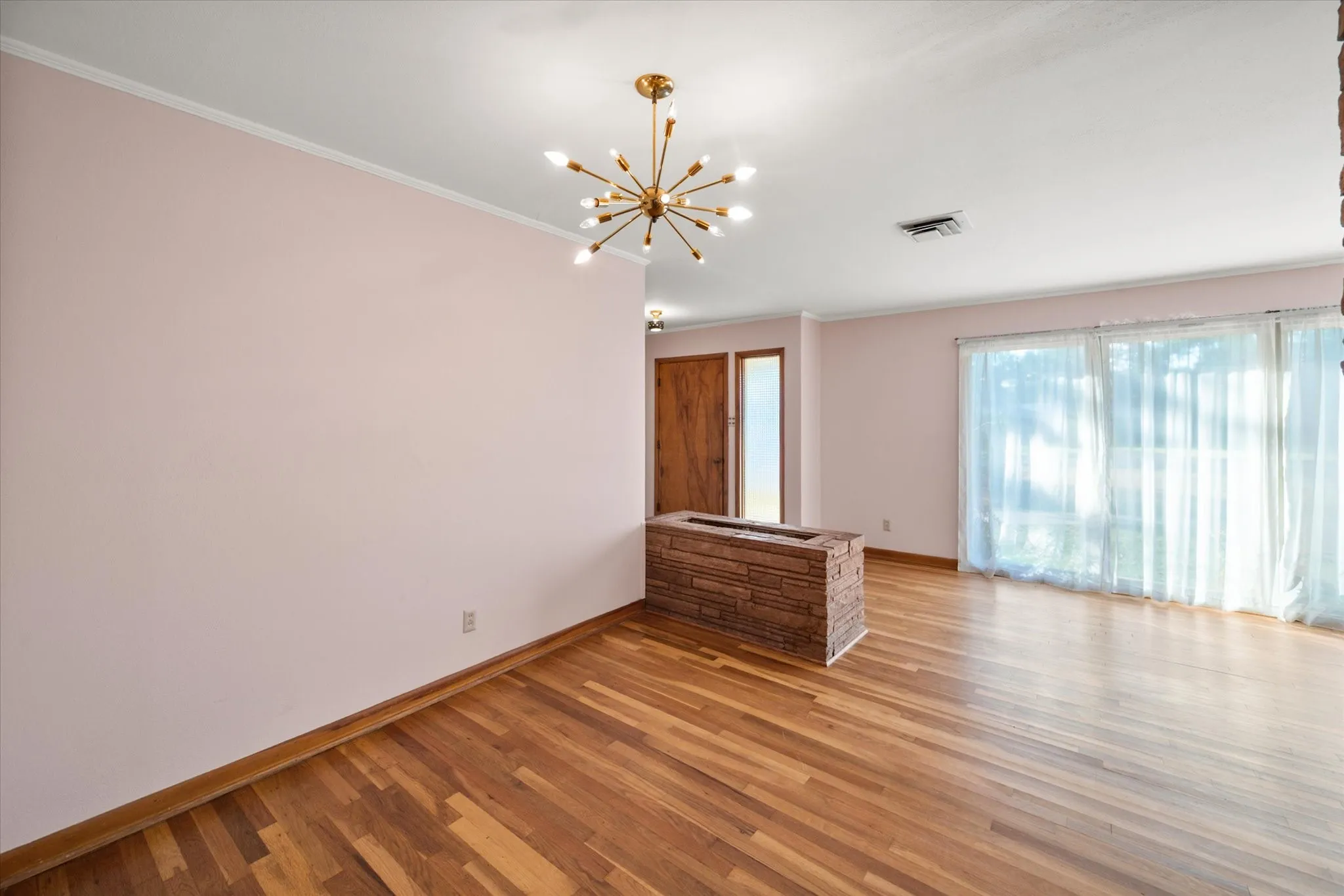 Single Family Residence For Sale in Navarro County , 1412 Oaklawn Drive, Corsicana, Texas 75110, 3 Bedroom, 2 Bathroom, Garage spaces, 1,821 Sqft, built in 1956, mls#21390839, Real Estate Agent in Corsicana, Homes For Sale in Navarro county, Homes For Sale in Corsicana, Realtor in Corsicana Texas, Real Estate Brokerage Independent Realty Texas, Luminita Cordes Realtor