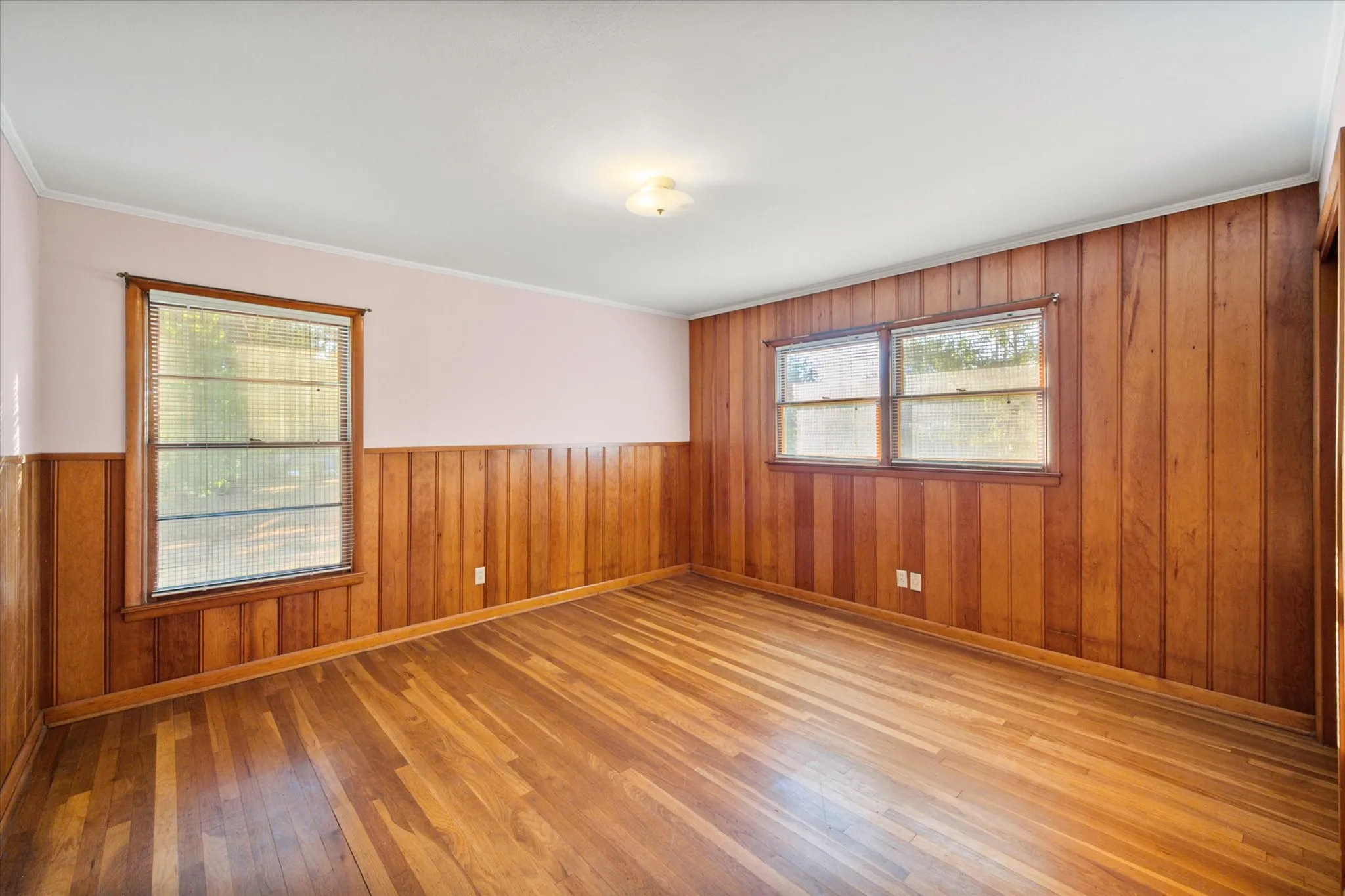 Single Family Residence For Sale in Navarro County , 1412 Oaklawn Drive, Corsicana, Texas 75110, 3 Bedroom, 2 Bathroom, Garage spaces, 1,821 Sqft, built in 1956, mls#21390839, Real Estate Agent in Corsicana, Homes For Sale in Navarro county, Homes For Sale in Corsicana, Realtor in Corsicana Texas, Real Estate Brokerage Independent Realty Texas, Luminita Cordes Realtor
