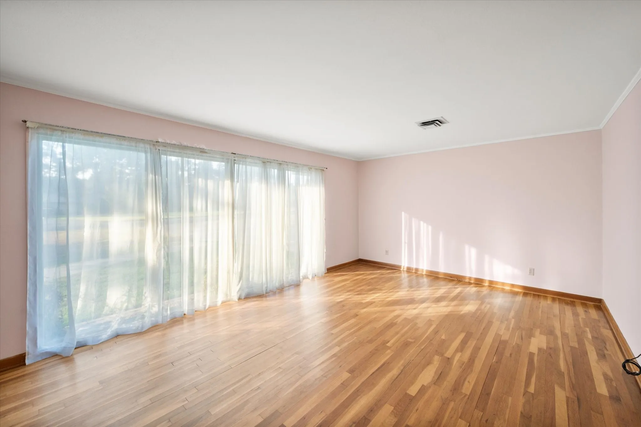 Single Family Residence For Sale in Navarro County , 1412 Oaklawn Drive, Corsicana, Texas 75110, 3 Bedroom, 2 Bathroom, Garage spaces, 1,821 Sqft, built in 1956, mls#21390839, Real Estate Agent in Corsicana, Homes For Sale in Navarro county, Homes For Sale in Corsicana, Realtor in Corsicana Texas, Real Estate Brokerage Independent Realty Texas, Luminita Cordes Realtor