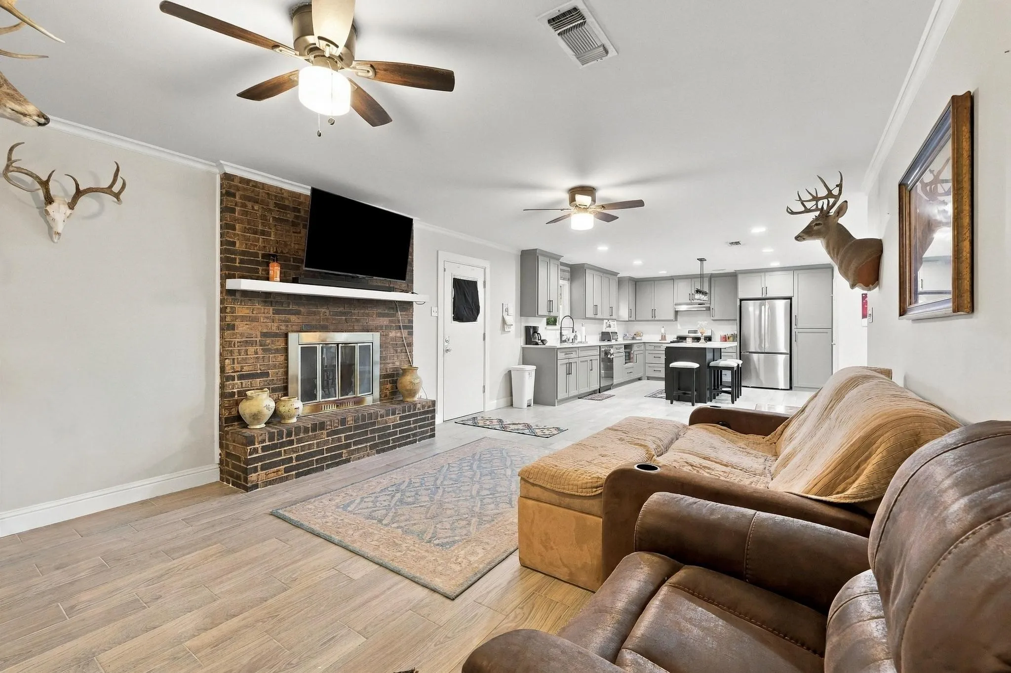 Single Family Residence For Sale in Grayson County , 928 Maple Street, Howe, Texas 75459, 4 Bedroom, 2 Bathroom, Garage spaces, 1,545 Sqft, built in 1976, mls#21392480, Real Estate Agent in Howe, Homes For Sale in Grayson county, Homes For Sale in Howe, Realtor in Howe Texas, Real Estate Brokerage Independent Realty Texas, Luminita Cordes Realtor