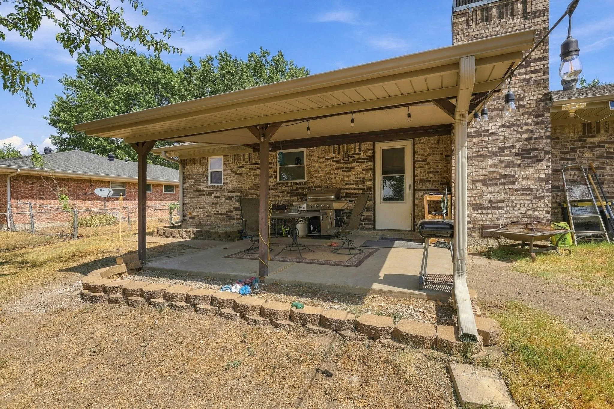 Single Family Residence For Sale in Grayson County , 928 Maple Street, Howe, Texas 75459, 4 Bedroom, 2 Bathroom, Garage spaces, 1,545 Sqft, built in 1976, mls#21392480, Real Estate Agent in Howe, Homes For Sale in Grayson county, Homes For Sale in Howe, Realtor in Howe Texas, Real Estate Brokerage Independent Realty Texas, Luminita Cordes Realtor