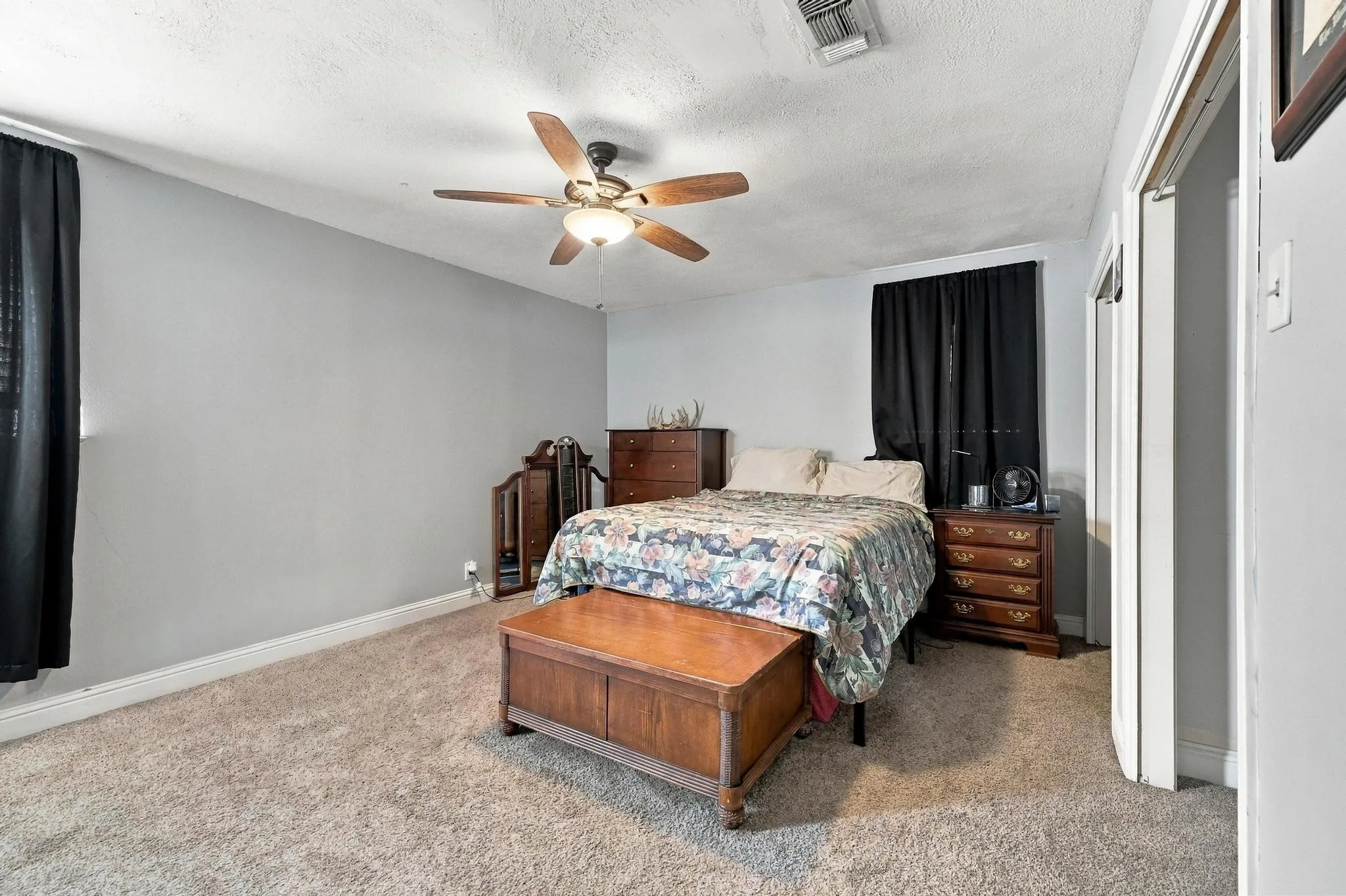 Single Family Residence For Sale in Grayson County , 928 Maple Street, Howe, Texas 75459, 4 Bedroom, 2 Bathroom, Garage spaces, 1,545 Sqft, built in 1976, mls#21392480, Real Estate Agent in Howe, Homes For Sale in Grayson county, Homes For Sale in Howe, Realtor in Howe Texas, Real Estate Brokerage Independent Realty Texas, Luminita Cordes Realtor
