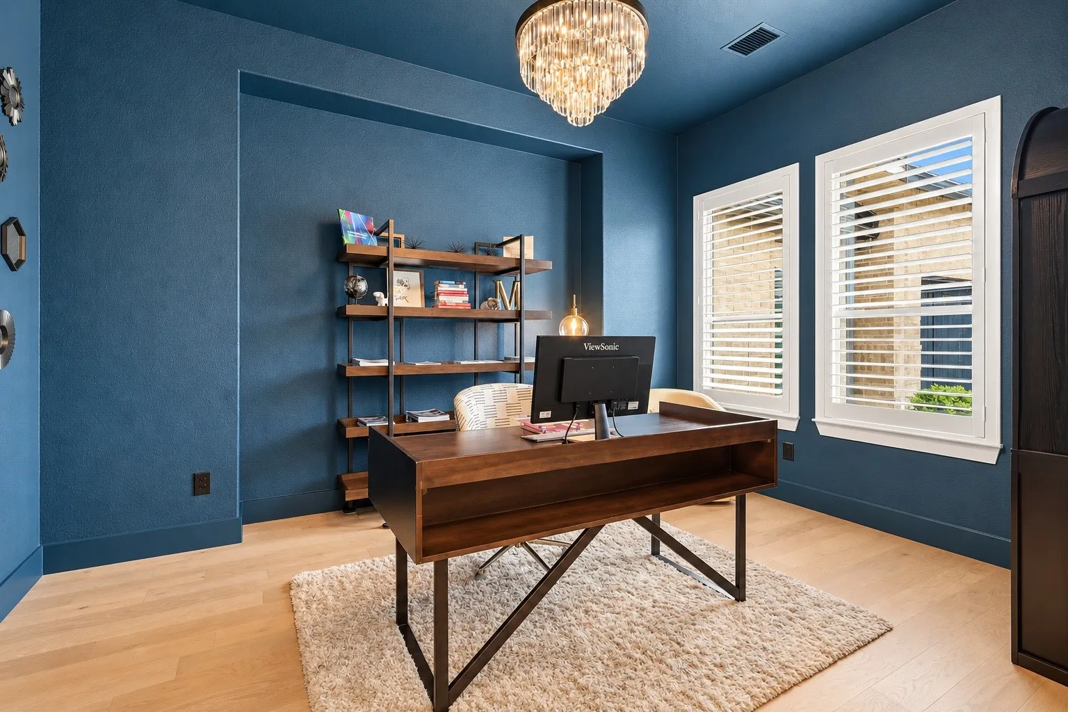 Stunning office off the entry