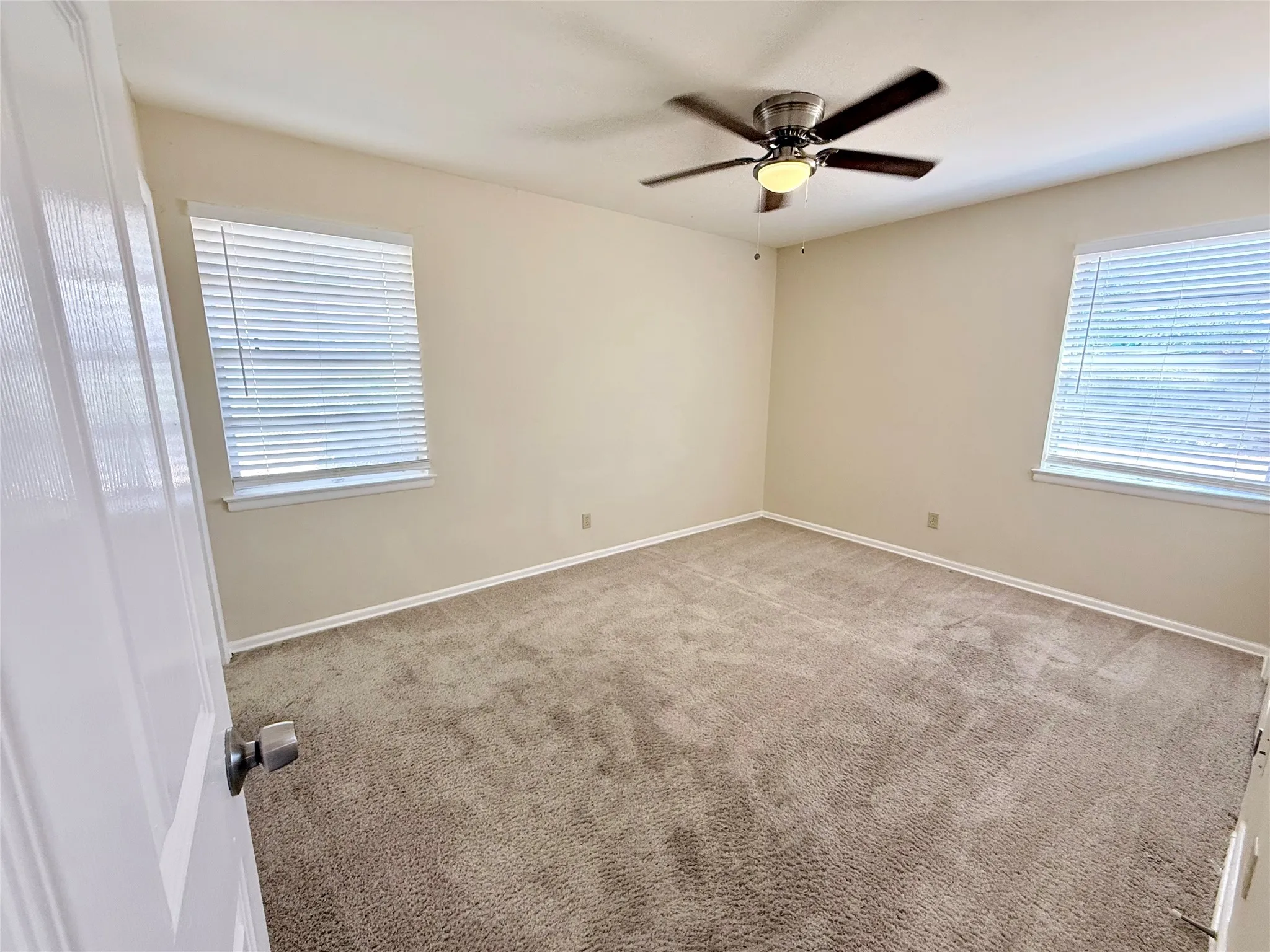 Single Family Residence For Sale in Dallas County , 1310 Hampshire Lane, Richardson, Texas 75080, 3 Bedroom, 2 Bathroom, 2 Garage spaces, 1,199 Sqft, built in 1959, mls#21393737, Real Estate Agent in Richardson, Homes For Sale in Dallas county, Homes For Sale in Richardson, Realtor in Richardson Texas, Real Estate Brokerage Independent Realty Texas, Luminita Cordes Realtor