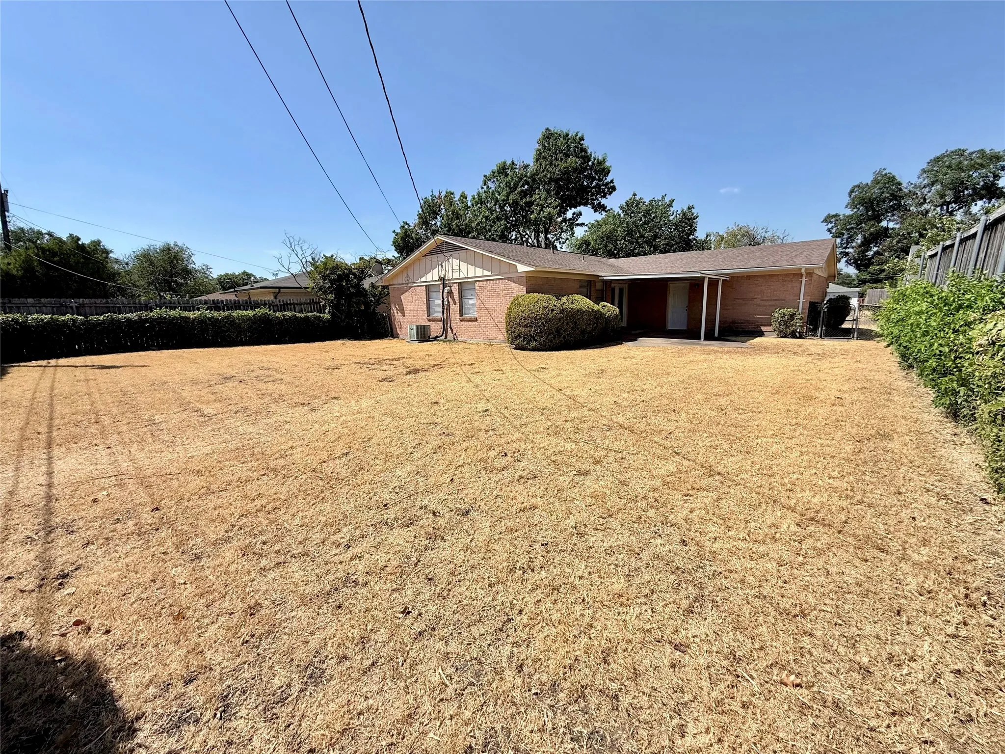 Single Family Residence For Sale in Dallas County , 1310 Hampshire Lane, Richardson, Texas 75080, 3 Bedroom, 2 Bathroom, 2 Garage spaces, 1,199 Sqft, built in 1959, mls#21393737, Real Estate Agent in Richardson, Homes For Sale in Dallas county, Homes For Sale in Richardson, Realtor in Richardson Texas, Real Estate Brokerage Independent Realty Texas, Luminita Cordes Realtor