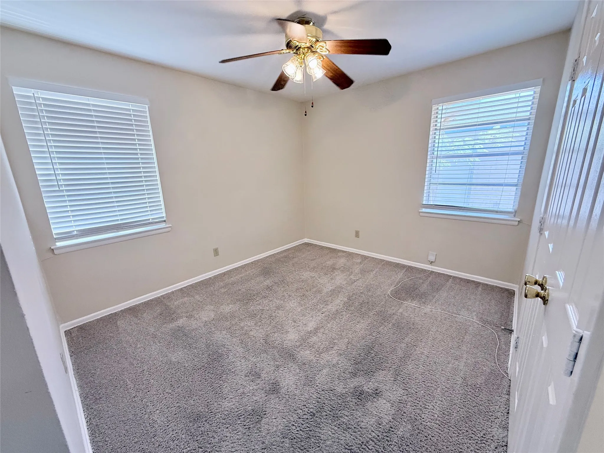 Single Family Residence For Sale in Dallas County , 1310 Hampshire Lane, Richardson, Texas 75080, 3 Bedroom, 2 Bathroom, 2 Garage spaces, 1,199 Sqft, built in 1959, mls#21393737, Real Estate Agent in Richardson, Homes For Sale in Dallas county, Homes For Sale in Richardson, Realtor in Richardson Texas, Real Estate Brokerage Independent Realty Texas, Luminita Cordes Realtor
