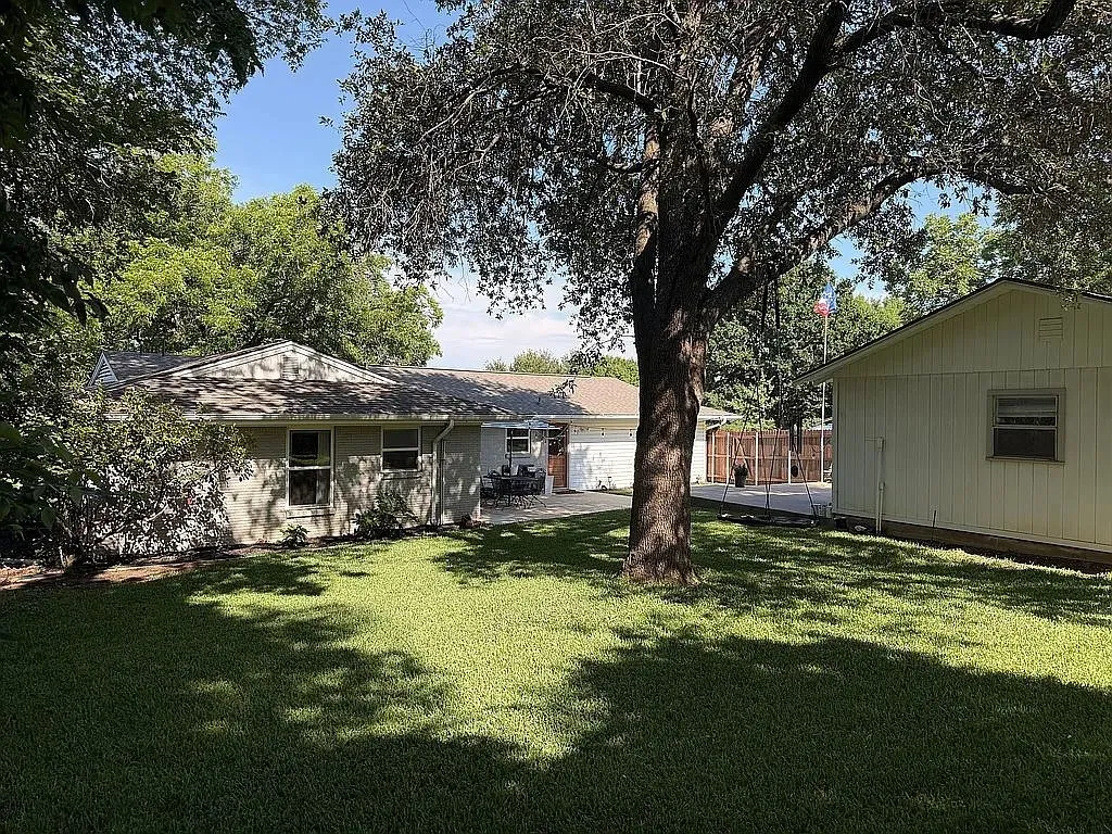 Single Family Residence For Sale in Tarrant County , 721 Hurstview Drive, Hurst, Texas 76053, 3 Bedroom, 2 Bathroom, 1 Garage spaces, 1,815 Sqft, built in 1958, mls#21391167, Real Estate Agent in Hurst, Homes For Sale in Tarrant county, Homes For Sale in Hurst, Realtor in Hurst Texas, Real Estate Brokerage Independent Realty Texas, Luminita Cordes Realtor