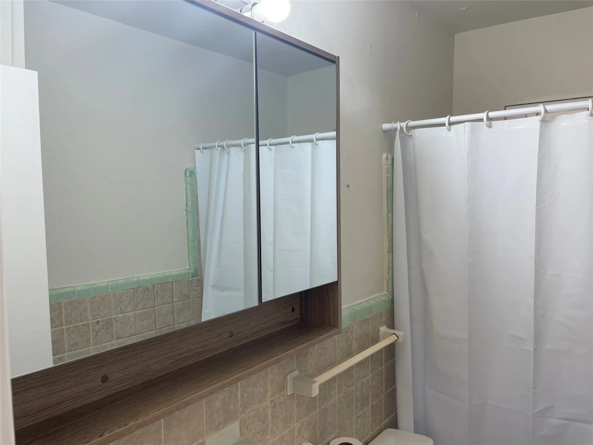 Single Family Residence For Rent in Dallas County , 1512 Hilltop Drive, Garland, Texas 75042, 3 Bedroom, 1 Bathroom, 1 Garage spaces, 1,104 Sqft, built in 1954, mls#21393743, Real Estate Agent in Garland, Homes For Rent in Dallas county, Homes For Rent in Garland, Realtor in Garland Texas, Real Estate Brokerage Independent Realty Texas, Luminita Cordes Realtor