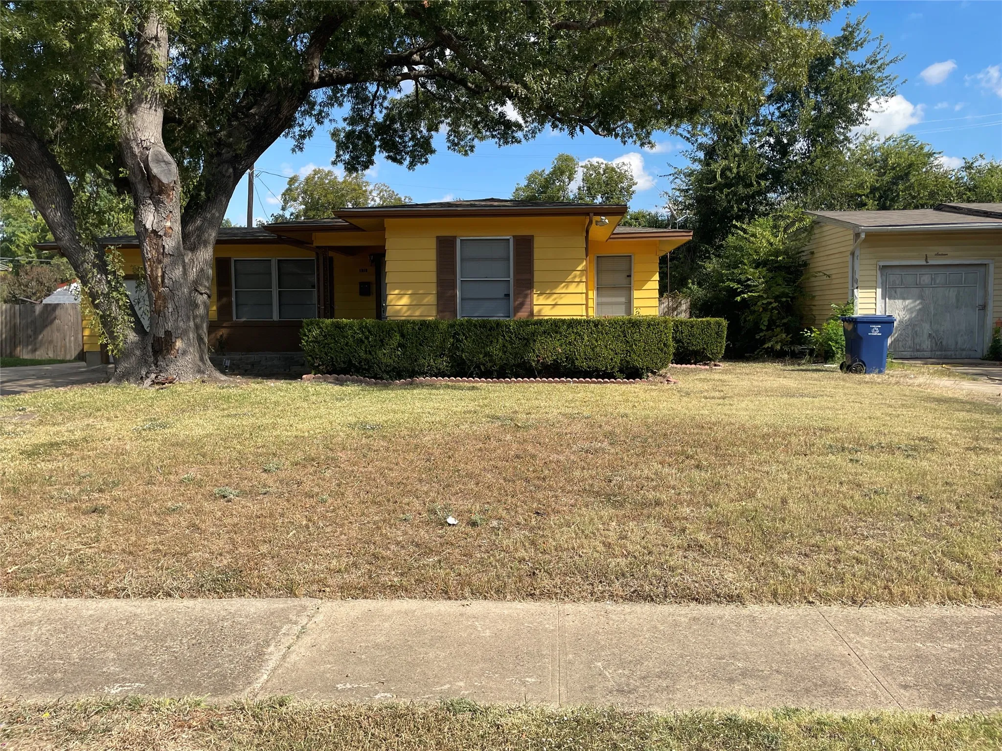Single Family Residence For Rent in Dallas County , 1512 Hilltop Drive, Garland, Texas 75042, 3 Bedroom, 1 Bathroom, 1 Garage spaces, 1,104 Sqft, built in 1954, mls#21393743, Real Estate Agent in Garland, Homes For Rent in Dallas county, Homes For Rent in Garland, Realtor in Garland Texas, Real Estate Brokerage Independent Realty Texas, Luminita Cordes Realtor