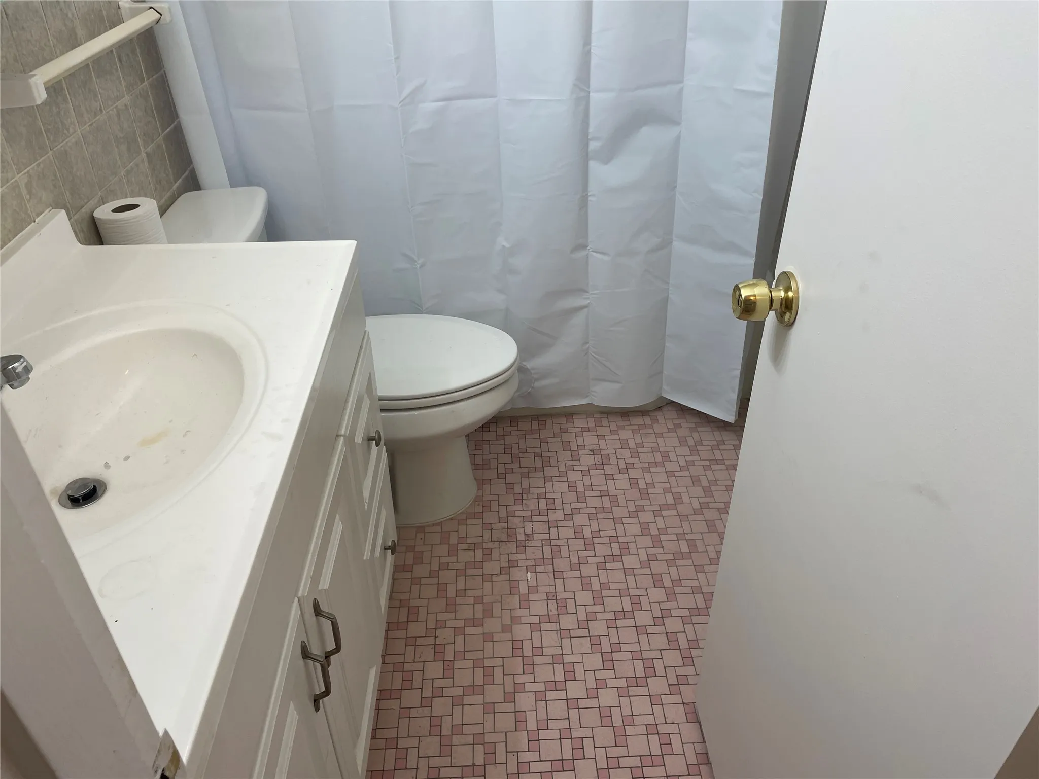 Single Family Residence For Rent in Dallas County , 1512 Hilltop Drive, Garland, Texas 75042, 3 Bedroom, 1 Bathroom, 1 Garage spaces, 1,104 Sqft, built in 1954, mls#21393743, Real Estate Agent in Garland, Homes For Rent in Dallas county, Homes For Rent in Garland, Realtor in Garland Texas, Real Estate Brokerage Independent Realty Texas, Luminita Cordes Realtor