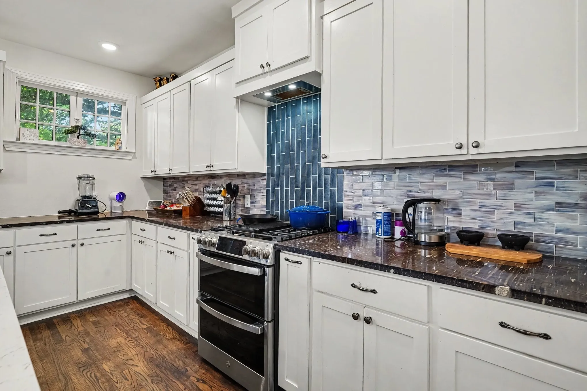 Single Family Residence For Sale in Tarrant County , 2532 6th Avenue, Fort Worth, Texas 76110, 3 Bedroom, 4 Bathroom, Garage spaces, 3,074 Sqft, built in 1924, mls#21386193, Real Estate Agent in Fort Worth, Homes For Sale in Tarrant county, Homes For Sale in Fort Worth, Realtor in Fort Worth Texas, Real Estate Brokerage Independent Realty Texas, Luminita Cordes Realtor