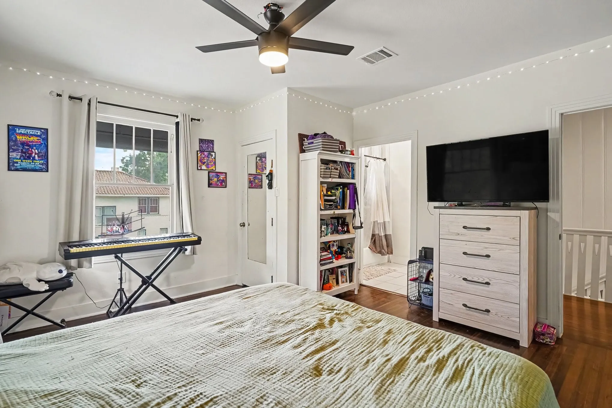 Single Family Residence For Sale in Tarrant County , 2532 6th Avenue, Fort Worth, Texas 76110, 3 Bedroom, 4 Bathroom, Garage spaces, 3,074 Sqft, built in 1924, mls#21386193, Real Estate Agent in Fort Worth, Homes For Sale in Tarrant county, Homes For Sale in Fort Worth, Realtor in Fort Worth Texas, Real Estate Brokerage Independent Realty Texas, Luminita Cordes Realtor