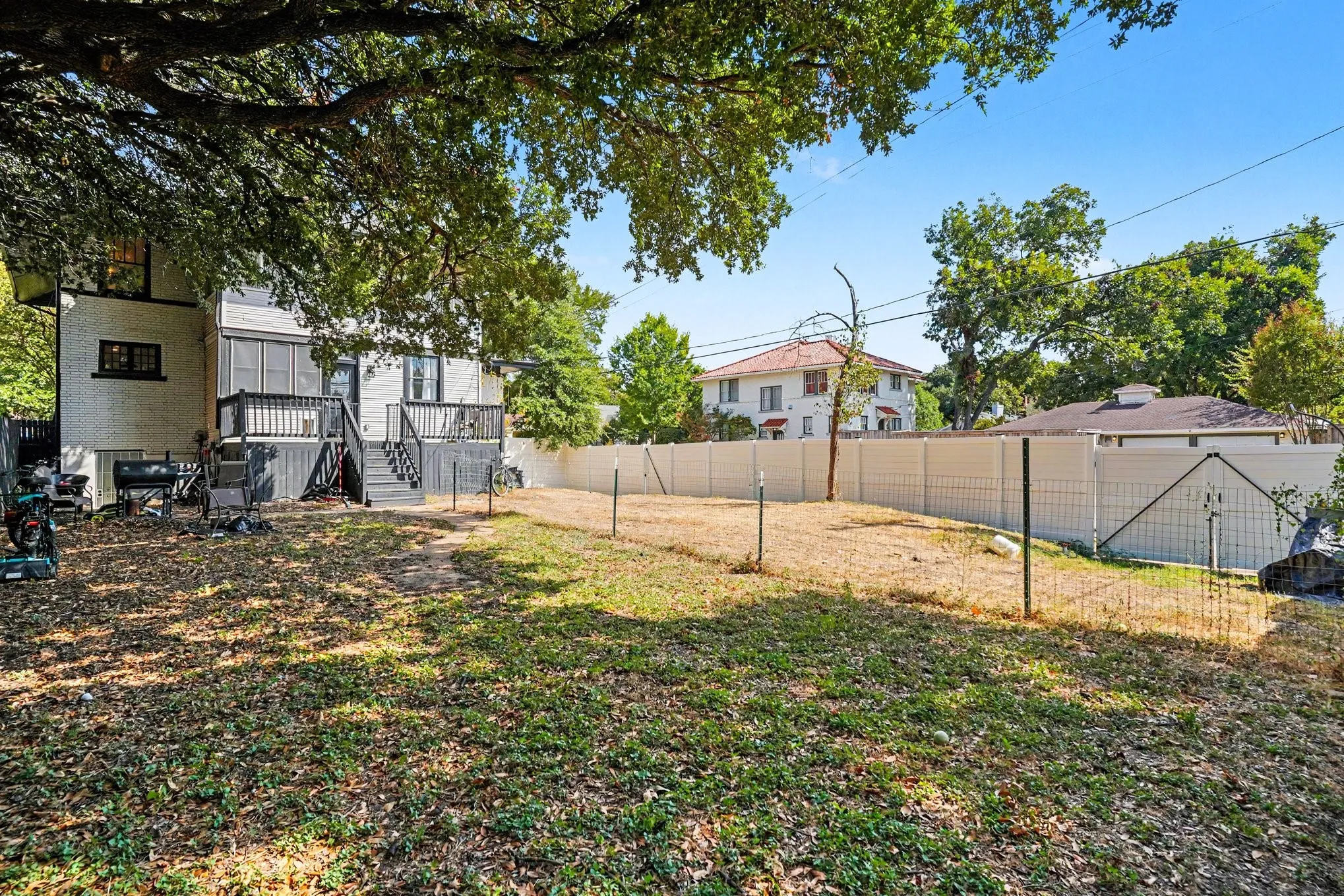 Single Family Residence For Sale in Tarrant County , 2532 6th Avenue, Fort Worth, Texas 76110, 3 Bedroom, 4 Bathroom, Garage spaces, 3,074 Sqft, built in 1924, mls#21386193, Real Estate Agent in Fort Worth, Homes For Sale in Tarrant county, Homes For Sale in Fort Worth, Realtor in Fort Worth Texas, Real Estate Brokerage Independent Realty Texas, Luminita Cordes Realtor