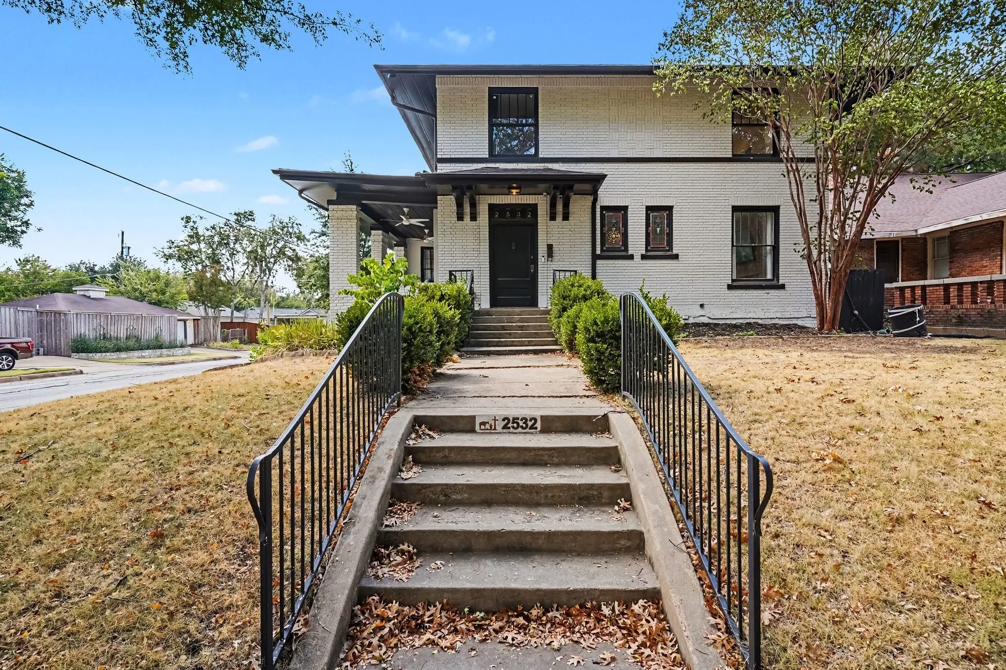 Single Family Residence For Sale in Tarrant County , 2532 6th Avenue, Fort Worth, Texas 76110, 3 Bedroom, 4 Bathroom, Garage spaces, 3,074 Sqft, built in 1924, mls#21386193, Real Estate Agent in Fort Worth, Homes For Sale in Tarrant county, Homes For Sale in Fort Worth, Realtor in Fort Worth Texas, Real Estate Brokerage Independent Realty Texas, Luminita Cordes Realtor