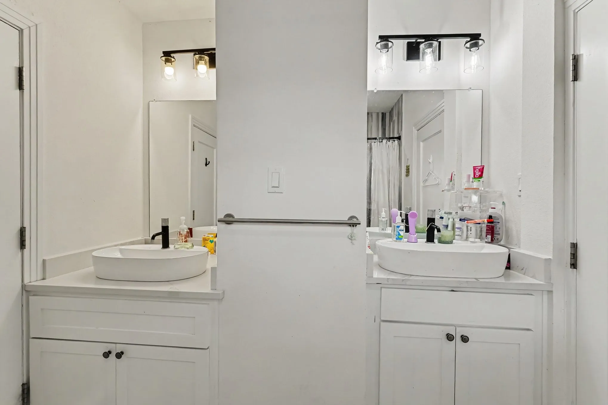 Single Family Residence For Sale in Tarrant County , 2532 6th Avenue, Fort Worth, Texas 76110, 3 Bedroom, 4 Bathroom, Garage spaces, 3,074 Sqft, built in 1924, mls#21386193, Real Estate Agent in Fort Worth, Homes For Sale in Tarrant county, Homes For Sale in Fort Worth, Realtor in Fort Worth Texas, Real Estate Brokerage Independent Realty Texas, Luminita Cordes Realtor