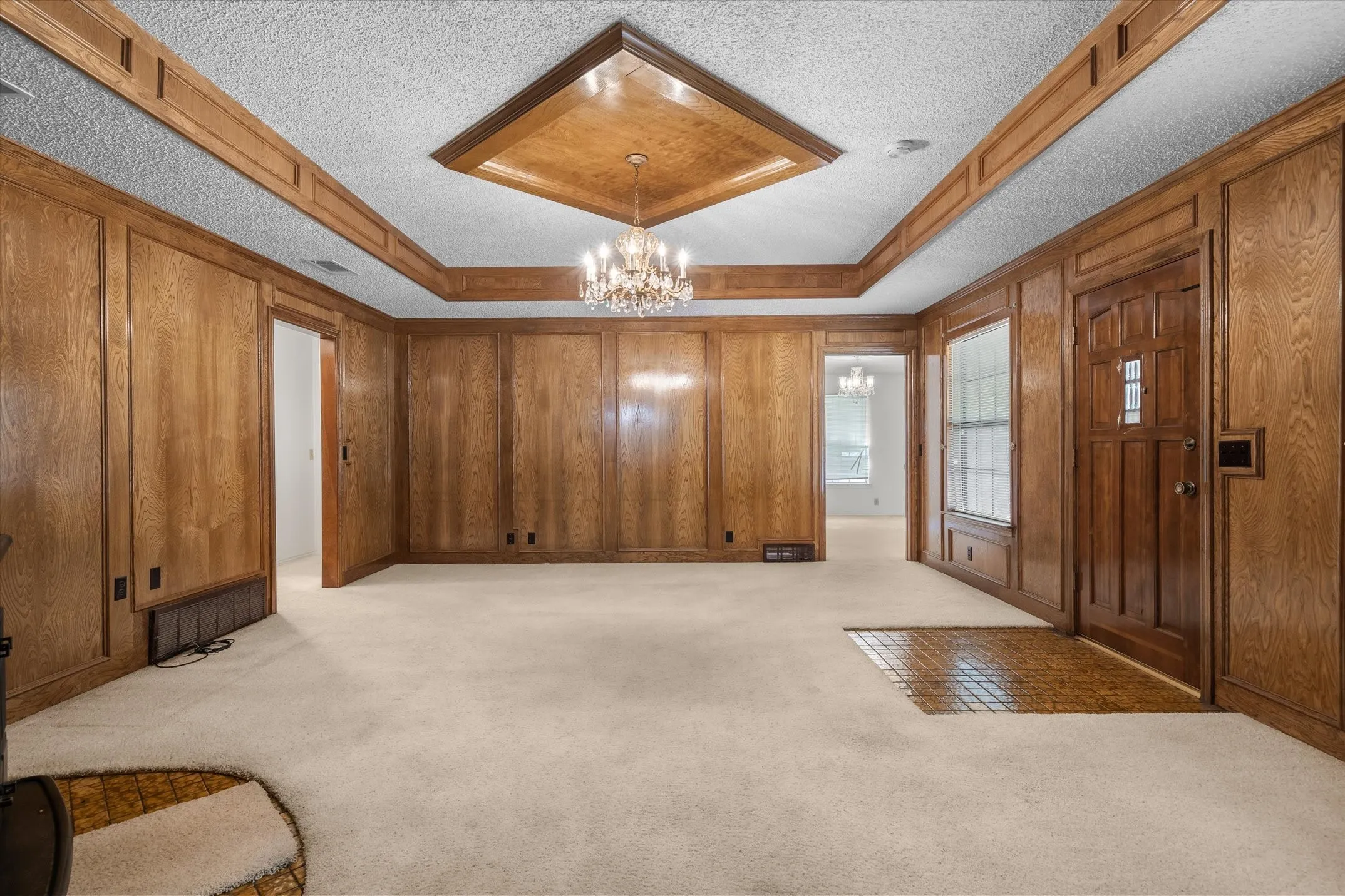 Single Family Residence For Sale in Hunt County , 10861 County Road 2326, Terrell, Texas 75160, 3 Bedroom, 2 Bathroom, 3 Garage spaces, 1,835 Sqft, built in 1979, mls#21393574, Real Estate Agent in Terrell, Homes For Sale in Hunt county, Homes For Sale in Terrell, Realtor in Terrell Texas, Real Estate Brokerage Independent Realty Texas, Luminita Cordes Realtor