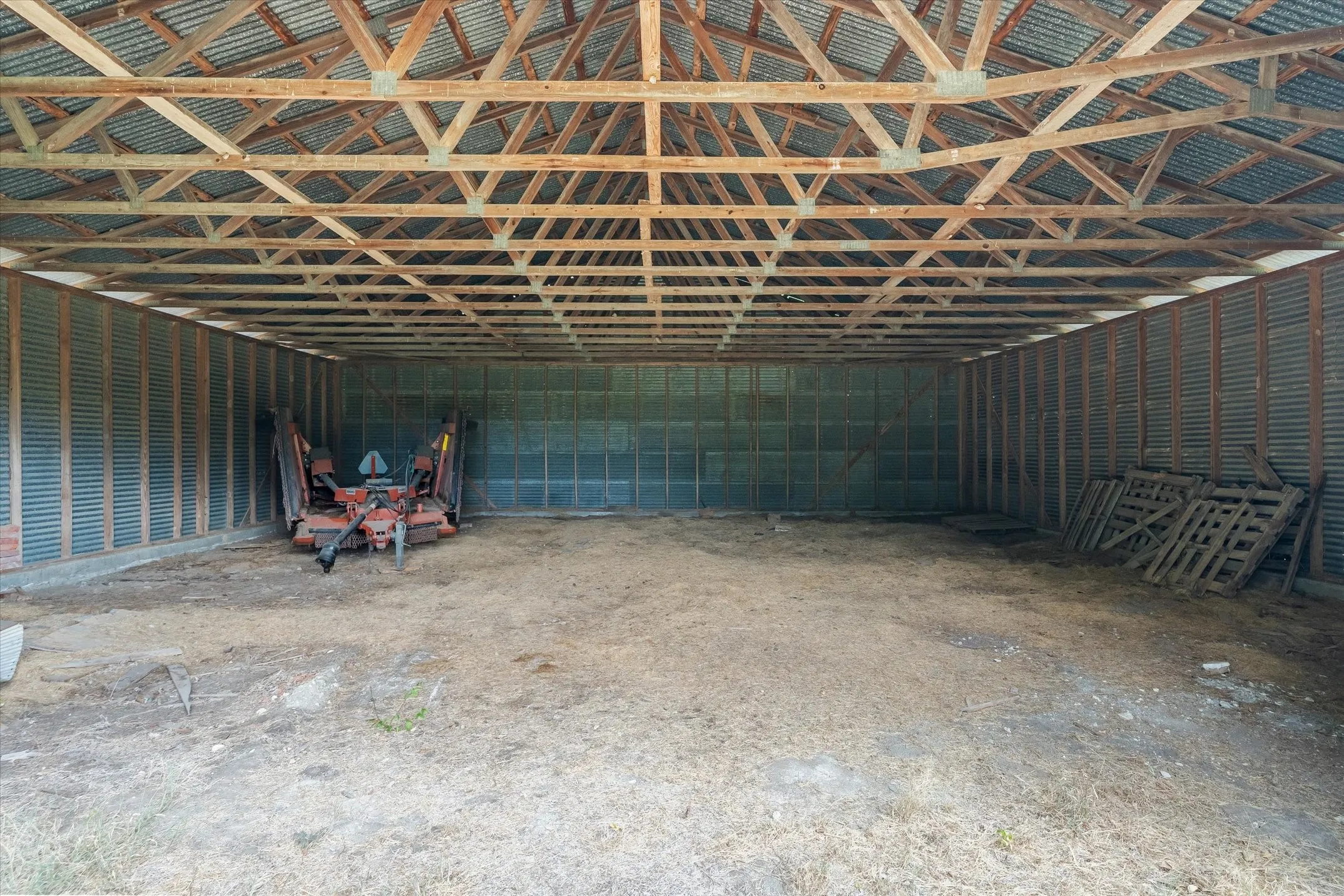 Single Family Residence For Sale in Hunt County , 10861 County Road 2326, Terrell, Texas 75160, 3 Bedroom, 2 Bathroom, 3 Garage spaces, 1,835 Sqft, built in 1979, mls#21393574, Real Estate Agent in Terrell, Homes For Sale in Hunt county, Homes For Sale in Terrell, Realtor in Terrell Texas, Real Estate Brokerage Independent Realty Texas, Luminita Cordes Realtor
