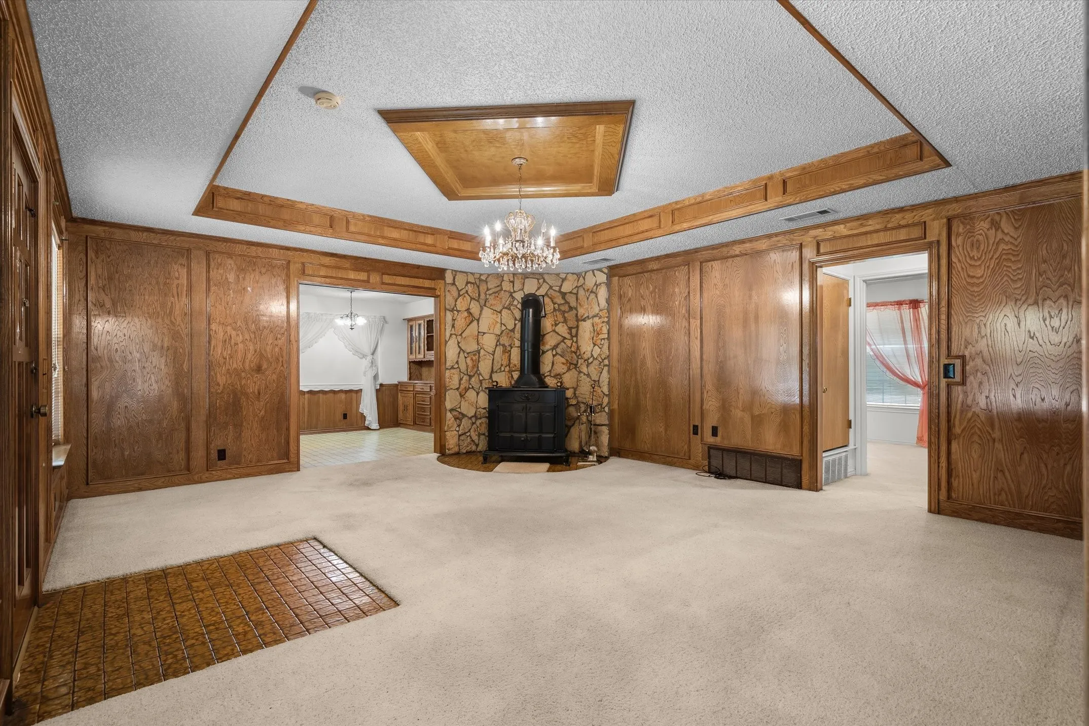 Single Family Residence For Sale in Hunt County , 10861 County Road 2326, Terrell, Texas 75160, 3 Bedroom, 2 Bathroom, 3 Garage spaces, 1,835 Sqft, built in 1979, mls#21393574, Real Estate Agent in Terrell, Homes For Sale in Hunt county, Homes For Sale in Terrell, Realtor in Terrell Texas, Real Estate Brokerage Independent Realty Texas, Luminita Cordes Realtor