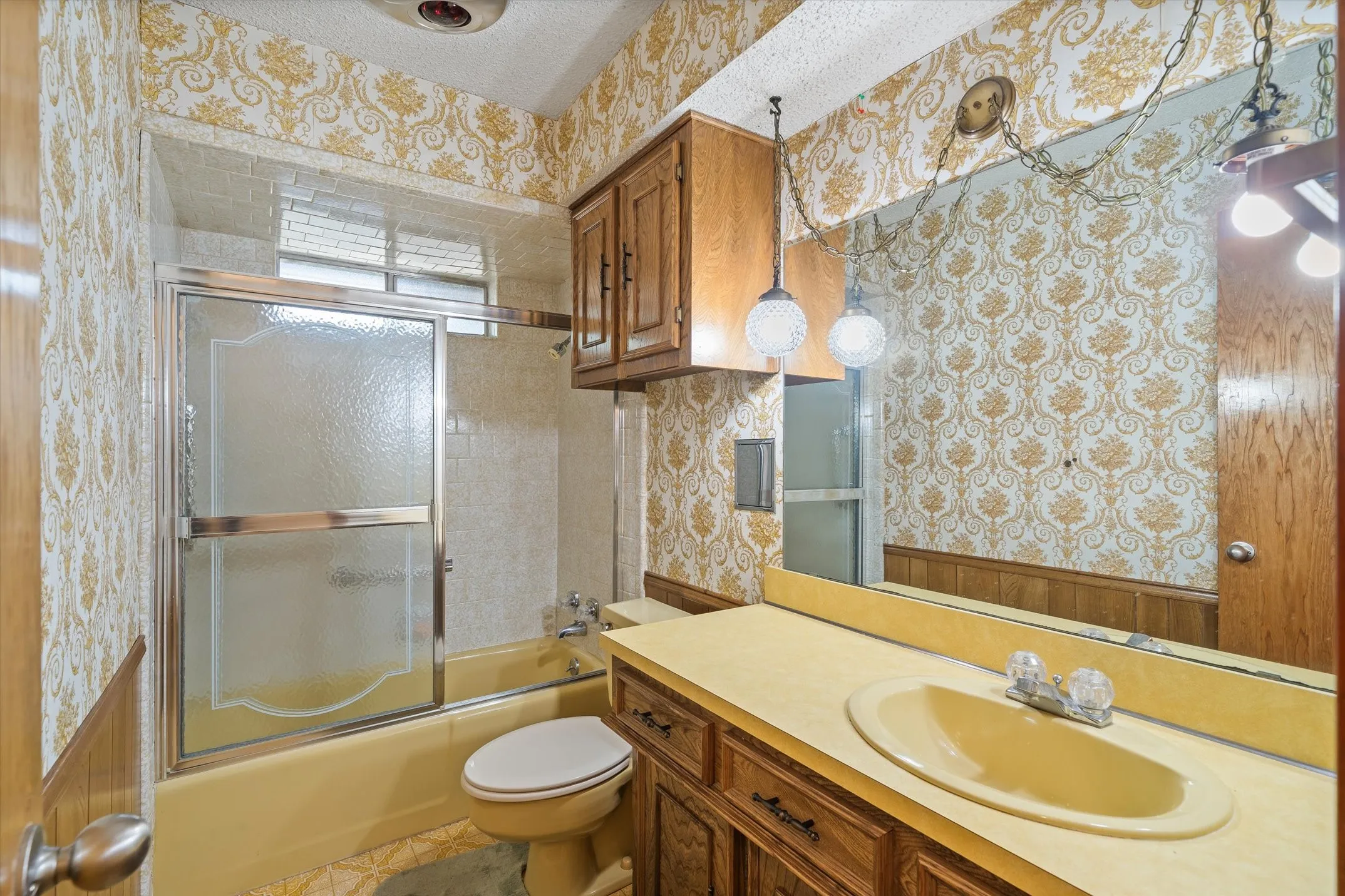 Single Family Residence For Sale in Hunt County , 10861 County Road 2326, Terrell, Texas 75160, 3 Bedroom, 2 Bathroom, 3 Garage spaces, 1,835 Sqft, built in 1979, mls#21393574, Real Estate Agent in Terrell, Homes For Sale in Hunt county, Homes For Sale in Terrell, Realtor in Terrell Texas, Real Estate Brokerage Independent Realty Texas, Luminita Cordes Realtor