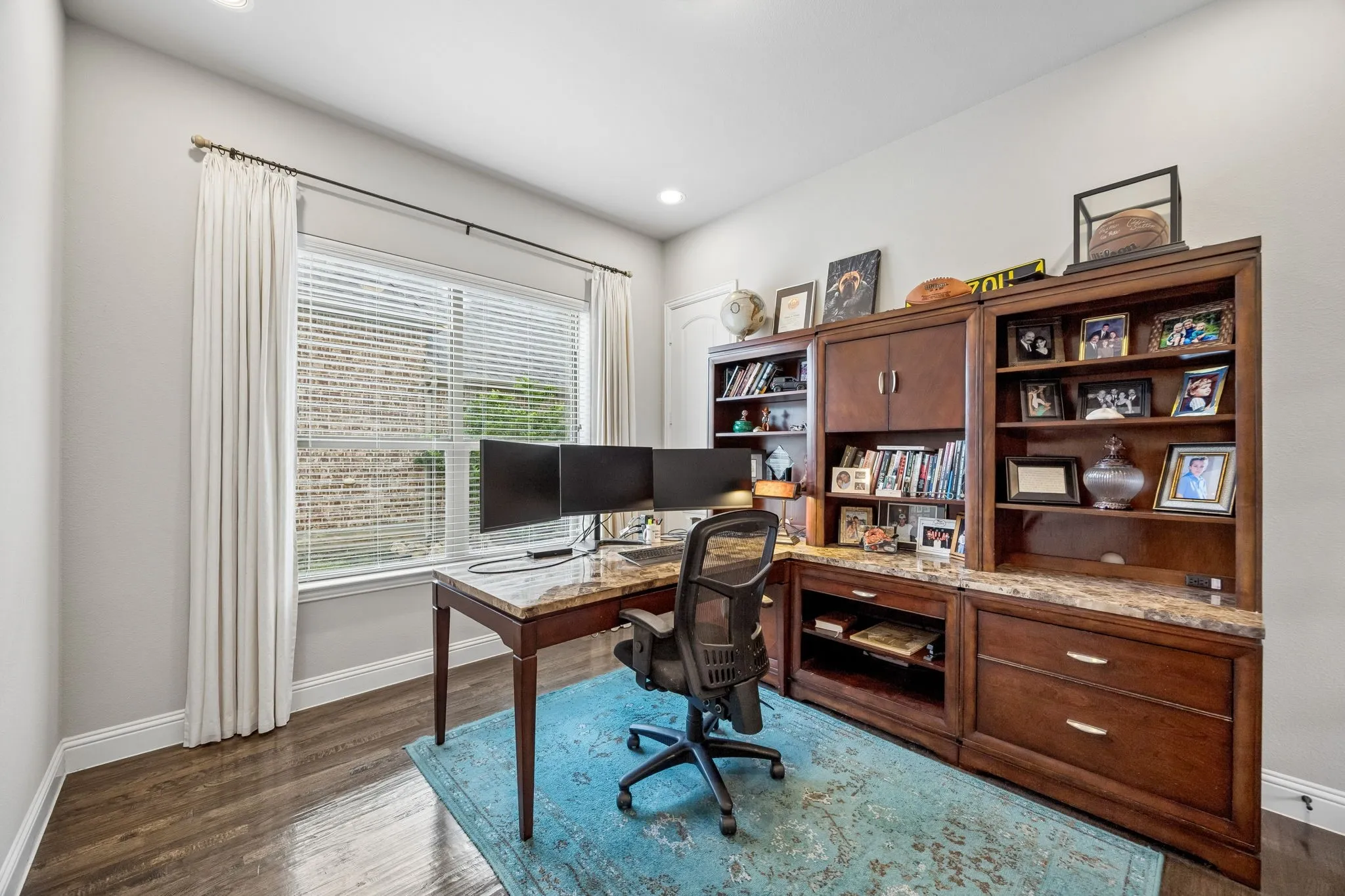 Single Family Residence For Sale in Rockwall County , 1013 Ember Crest Drive, Rockwall, Texas 75087, 5 Bedroom, 5 Bathroom, 3 Garage spaces, 3,691 Sqft, built in 2014, mls#21393625, Real Estate Agent in Rockwall, Homes For Sale in Rockwall county, Homes For Sale in Rockwall, Realtor in Rockwall Texas, Real Estate Brokerage Independent Realty Texas, Luminita Cordes Realtor