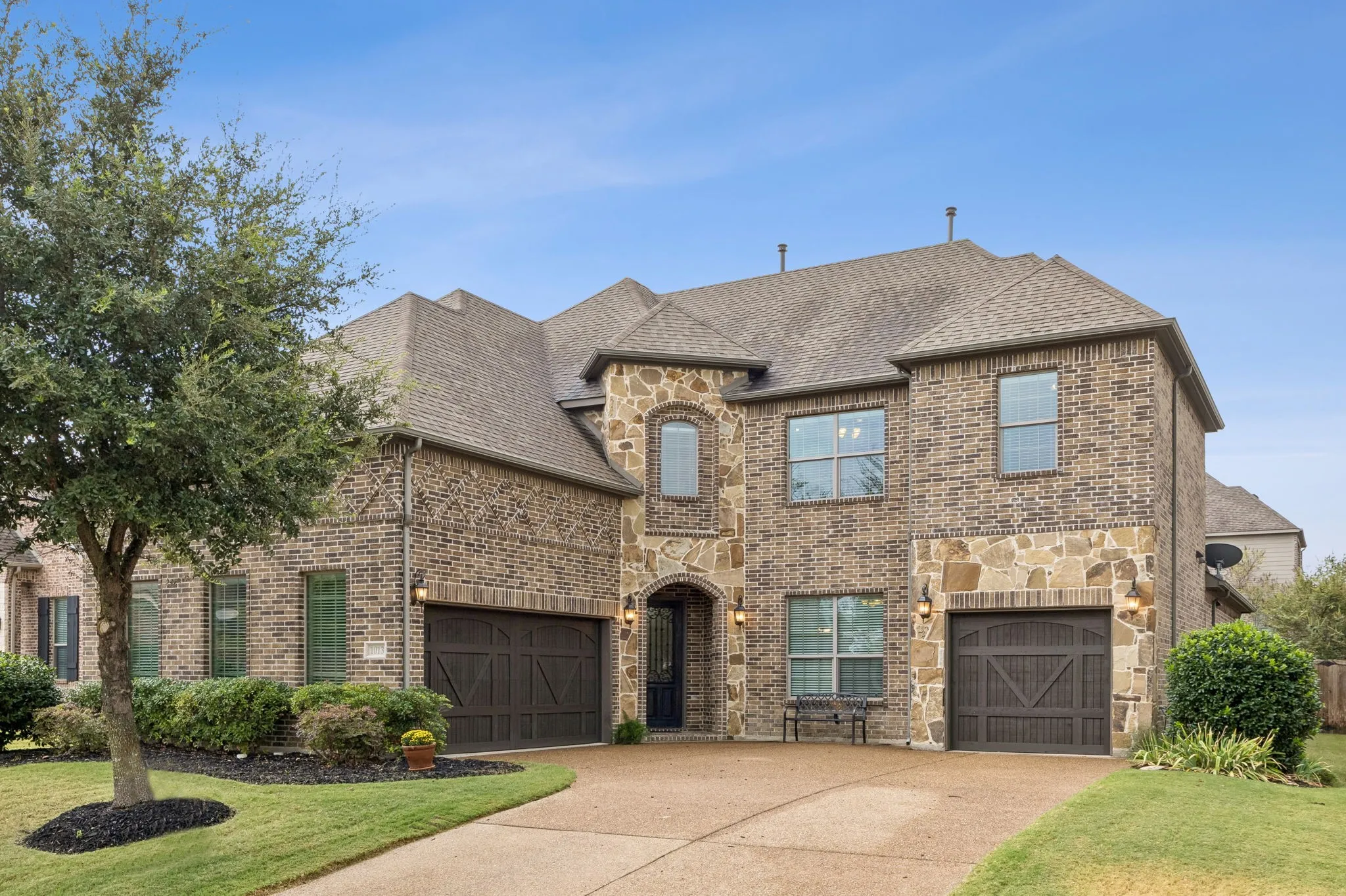 Single Family Residence For Sale in Rockwall County , 1013 Ember Crest Drive, Rockwall, Texas 75087, 5 Bedroom, 5 Bathroom, 3 Garage spaces, 3,691 Sqft, built in 2014, mls#21393625, Real Estate Agent in Rockwall, Homes For Sale in Rockwall county, Homes For Sale in Rockwall, Realtor in Rockwall Texas, Real Estate Brokerage Independent Realty Texas, Luminita Cordes Realtor