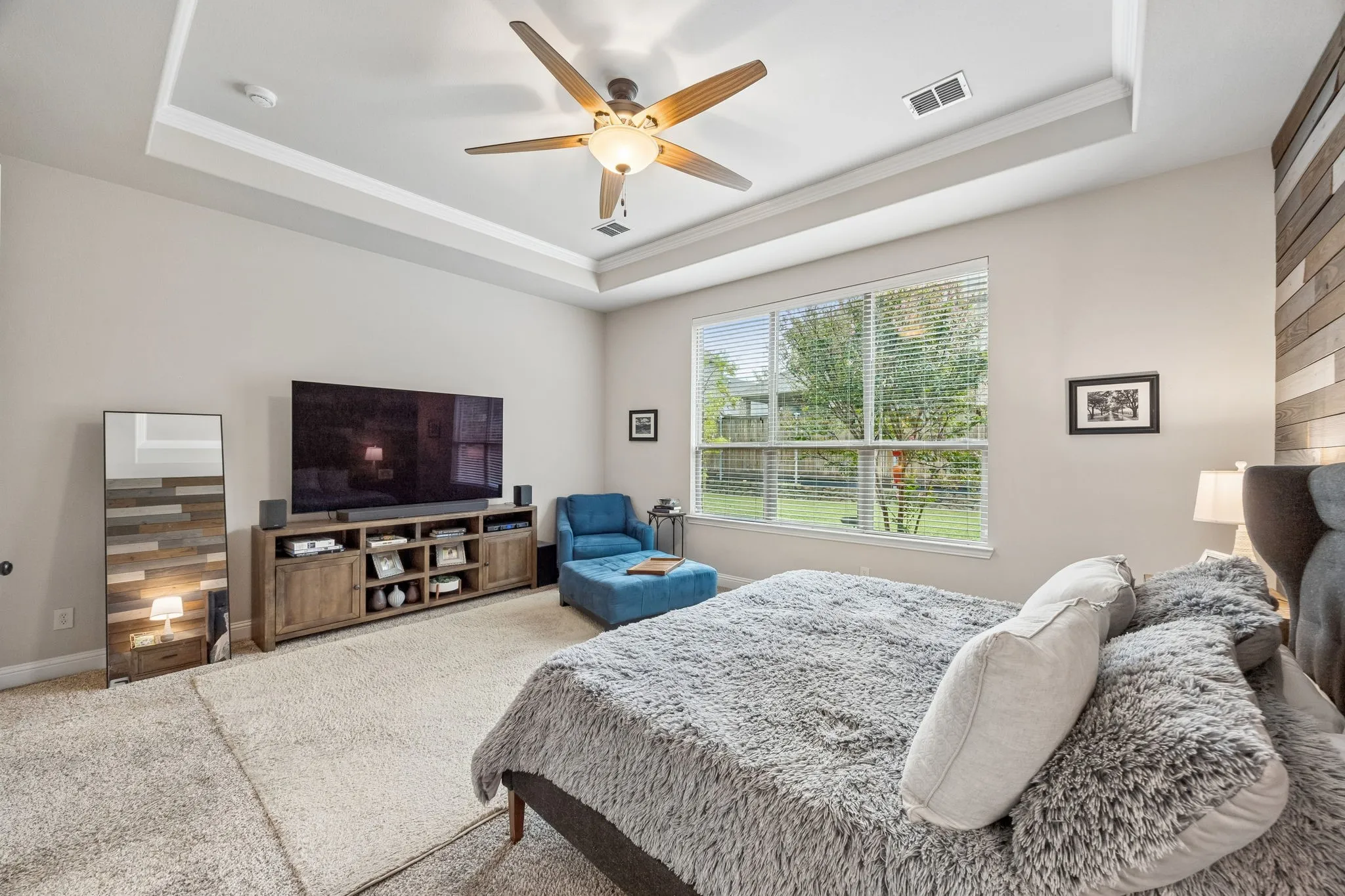 Single Family Residence For Sale in Rockwall County , 1013 Ember Crest Drive, Rockwall, Texas 75087, 5 Bedroom, 5 Bathroom, 3 Garage spaces, 3,691 Sqft, built in 2014, mls#21393625, Real Estate Agent in Rockwall, Homes For Sale in Rockwall county, Homes For Sale in Rockwall, Realtor in Rockwall Texas, Real Estate Brokerage Independent Realty Texas, Luminita Cordes Realtor