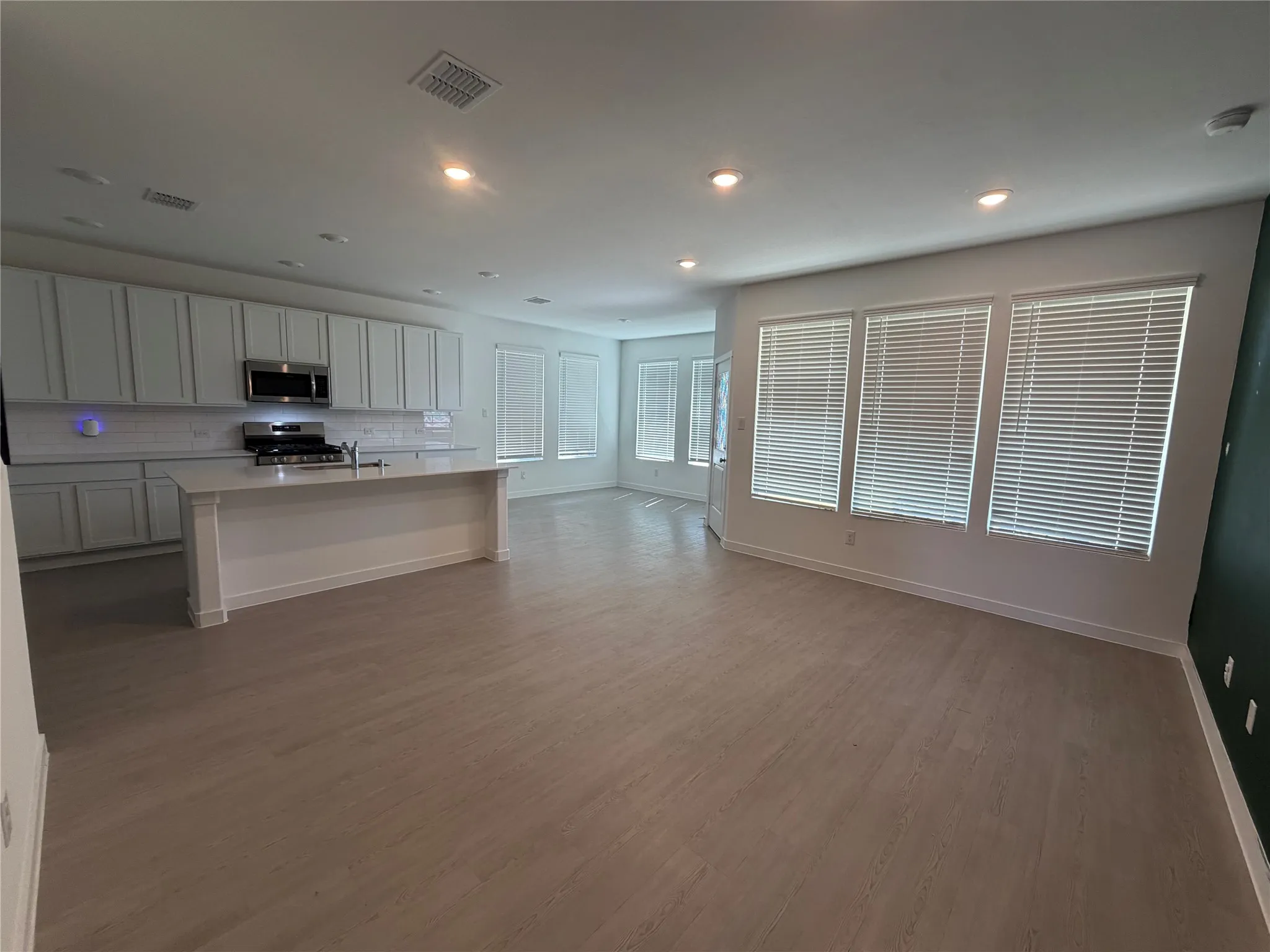Single Family Residence For Rent in Collin County , 908 Sugarberry Street, Princeton, Texas 75407, 3 Bedroom, 2 Bathroom, 2 Garage spaces, 2,065 Sqft, built in 2025, mls#21393752, Real Estate Agent in Princeton, Homes For Rent in Collin county, Homes For Rent in Princeton, Realtor in Princeton Texas, Real Estate Brokerage Independent Realty Texas, Luminita Cordes Realtor