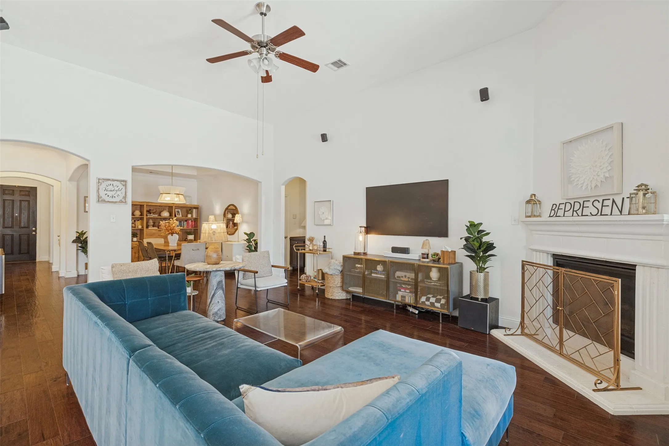 Single Family Residence For Sale in Collin County , 3605 Saint Croix Avenue, Mc Kinney, Texas 75071, 3 Bedroom, 2 Bathroom, 3 Garage spaces, 2,132 Sqft, built in 2016, mls#21371005, Real Estate Agent in Mc Kinney, Homes For Sale in Collin county, Homes For Sale in Mc Kinney, Realtor in Mc Kinney Texas, Real Estate Brokerage Independent Realty Texas, Luminita Cordes Realtor