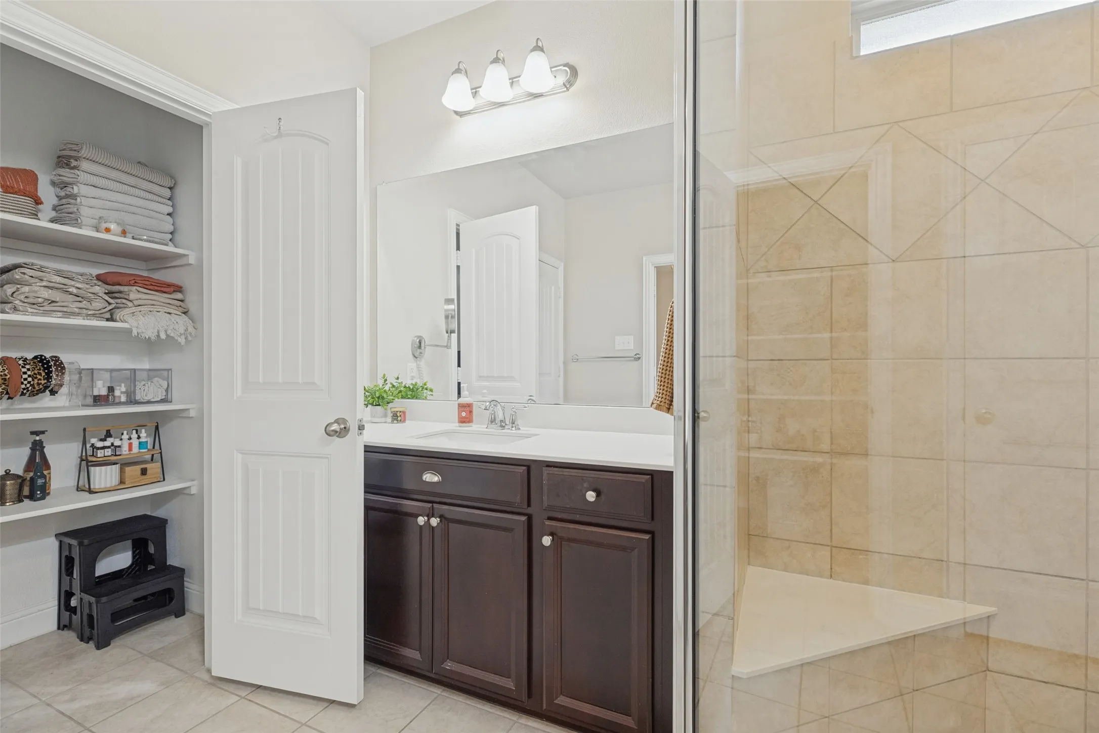 Single Family Residence For Sale in Collin County , 3605 Saint Croix Avenue, Mc Kinney, Texas 75071, 3 Bedroom, 2 Bathroom, 3 Garage spaces, 2,132 Sqft, built in 2016, mls#21371005, Real Estate Agent in Mc Kinney, Homes For Sale in Collin county, Homes For Sale in Mc Kinney, Realtor in Mc Kinney Texas, Real Estate Brokerage Independent Realty Texas, Luminita Cordes Realtor