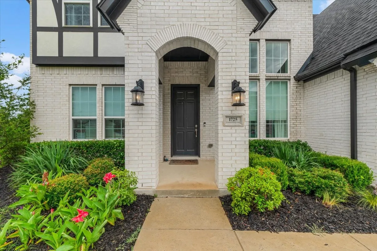 Single Family Residence For Sale