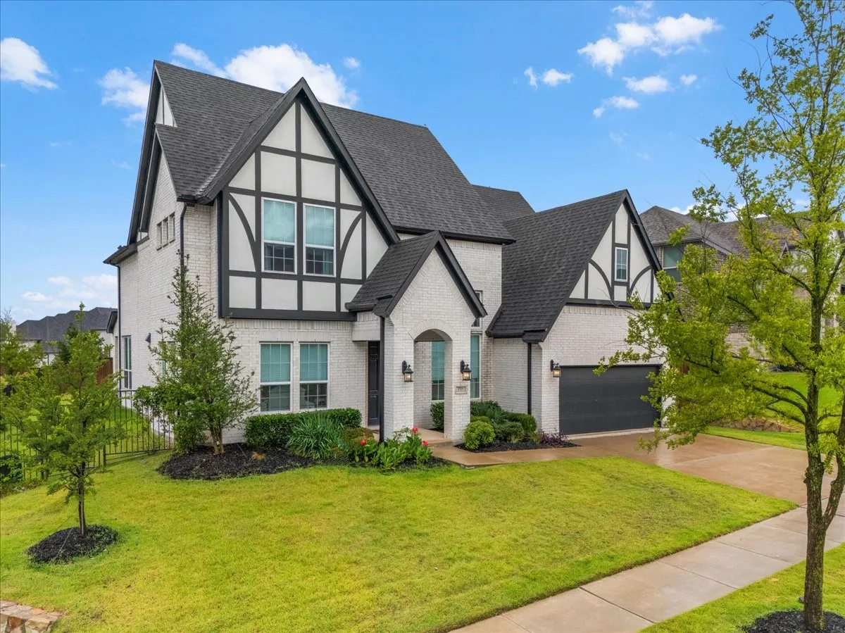 Single Family Residence For Sale in Parker County , 1725 Crested Ridge Road, Fort Worth, Texas 76008, 5 Bedroom, 4 Bathroom, 2 Garage spaces, 3,967 Sqft, built in 2018, mls#21393748, Real Estate Agent in Fort Worth, Homes For Sale in Parker county, Homes For Sale in Fort Worth, Realtor in Fort Worth Texas, Real Estate Brokerage Independent Realty Texas, Luminita Cordes Realtor