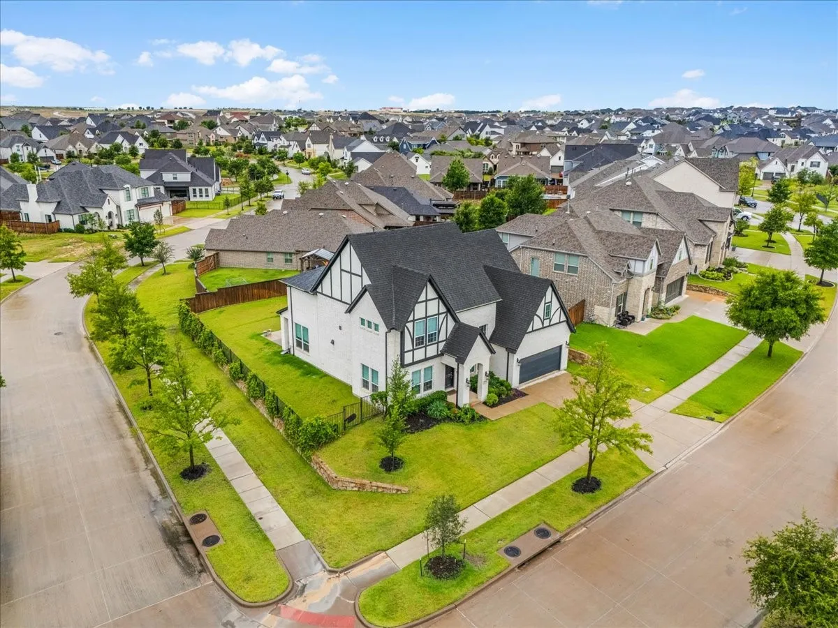 Single Family Residence For Sale in Parker County , 1725 Crested Ridge Road, Fort Worth, Texas 76008, 5 Bedroom, 4 Bathroom, 2 Garage spaces, 3,967 Sqft, built in 2018, mls#21393748, Real Estate Agent in Fort Worth, Homes For Sale in Parker county, Homes For Sale in Fort Worth, Realtor in Fort Worth Texas, Real Estate Brokerage Independent Realty Texas, Luminita Cordes Realtor